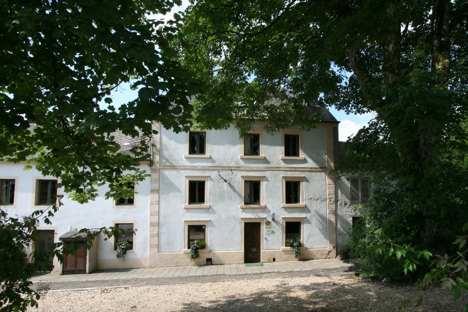 La Source des Bois-Buitenkant zomer