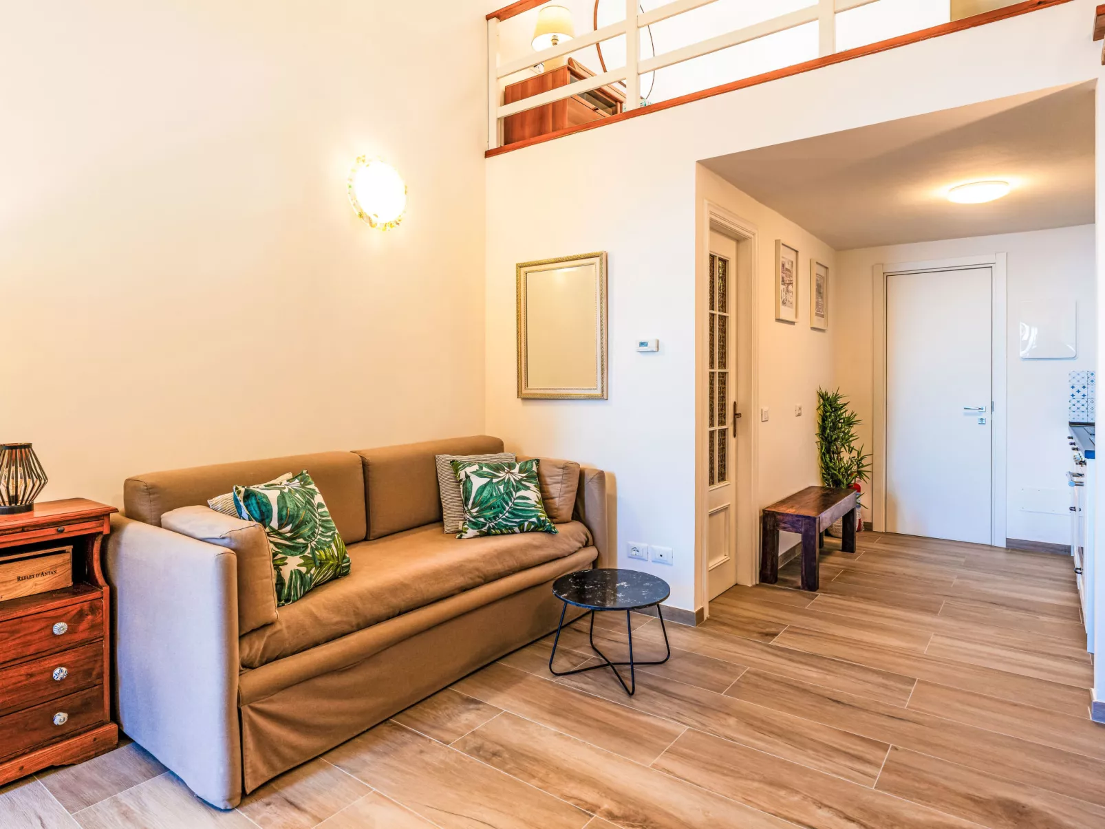 Beautiful Seaview-Binnen