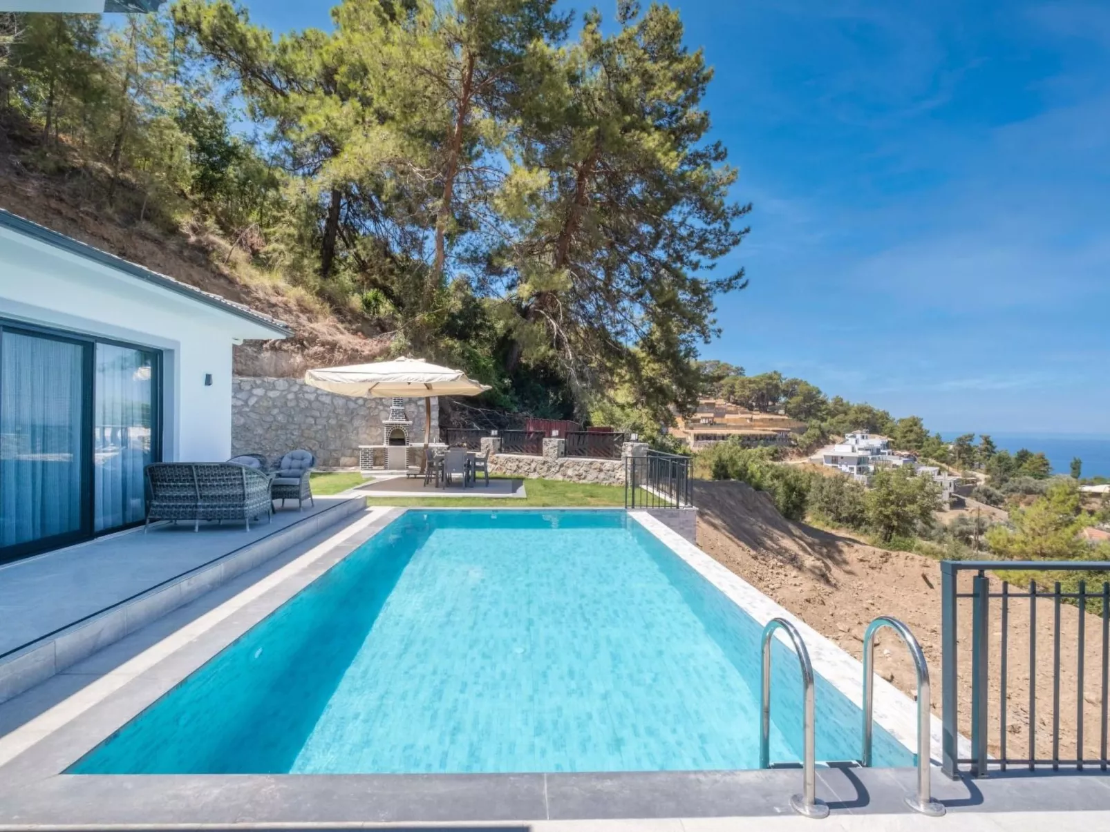 Villa mit Infinitypool in Fethiye Faralya-Binnen