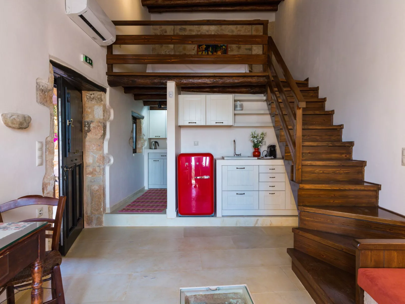 Freistehendes Ferienhaus mit großem Pool-Image-tags.info