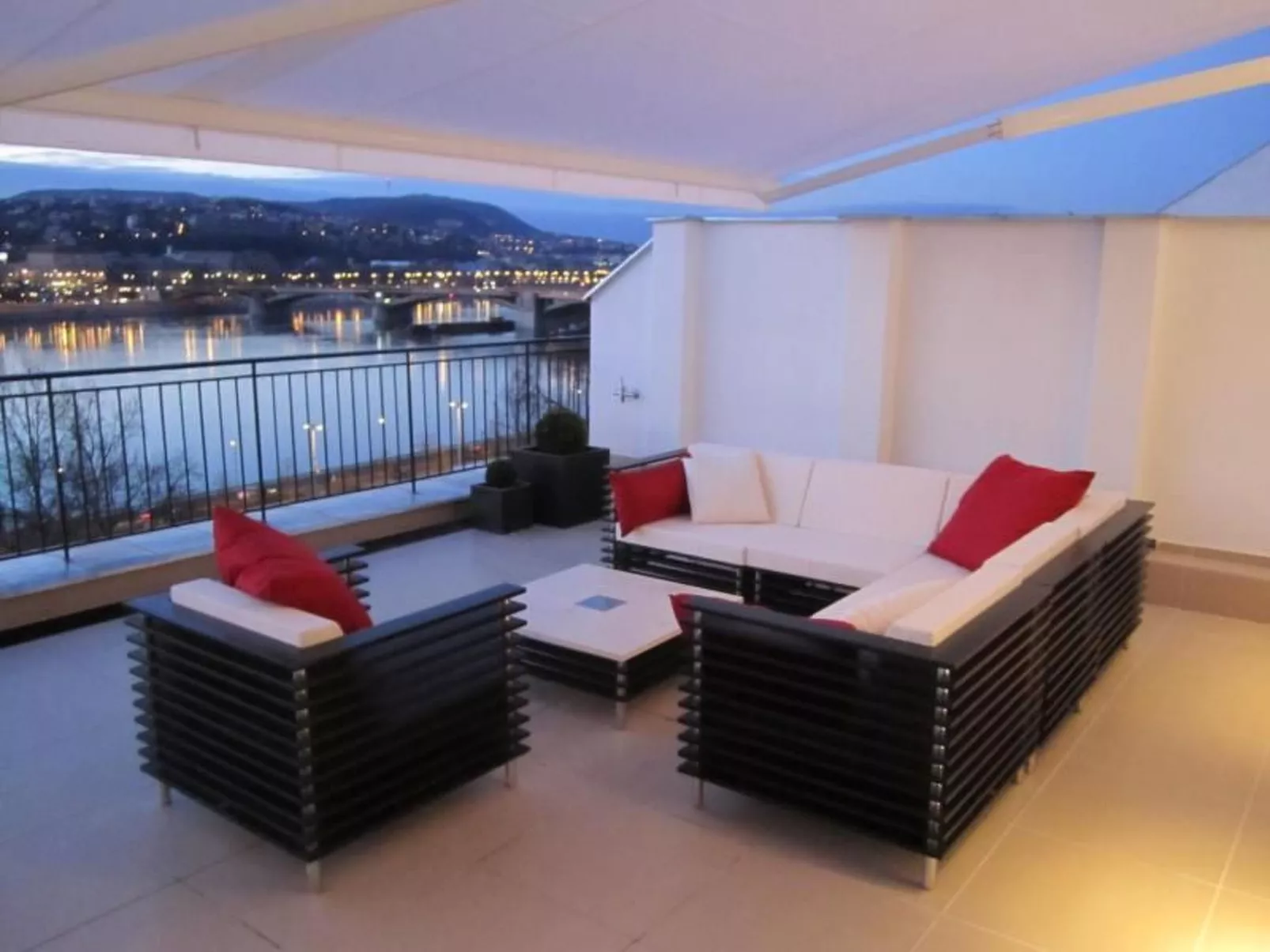 Penthouse mit Donaublick-Binnen