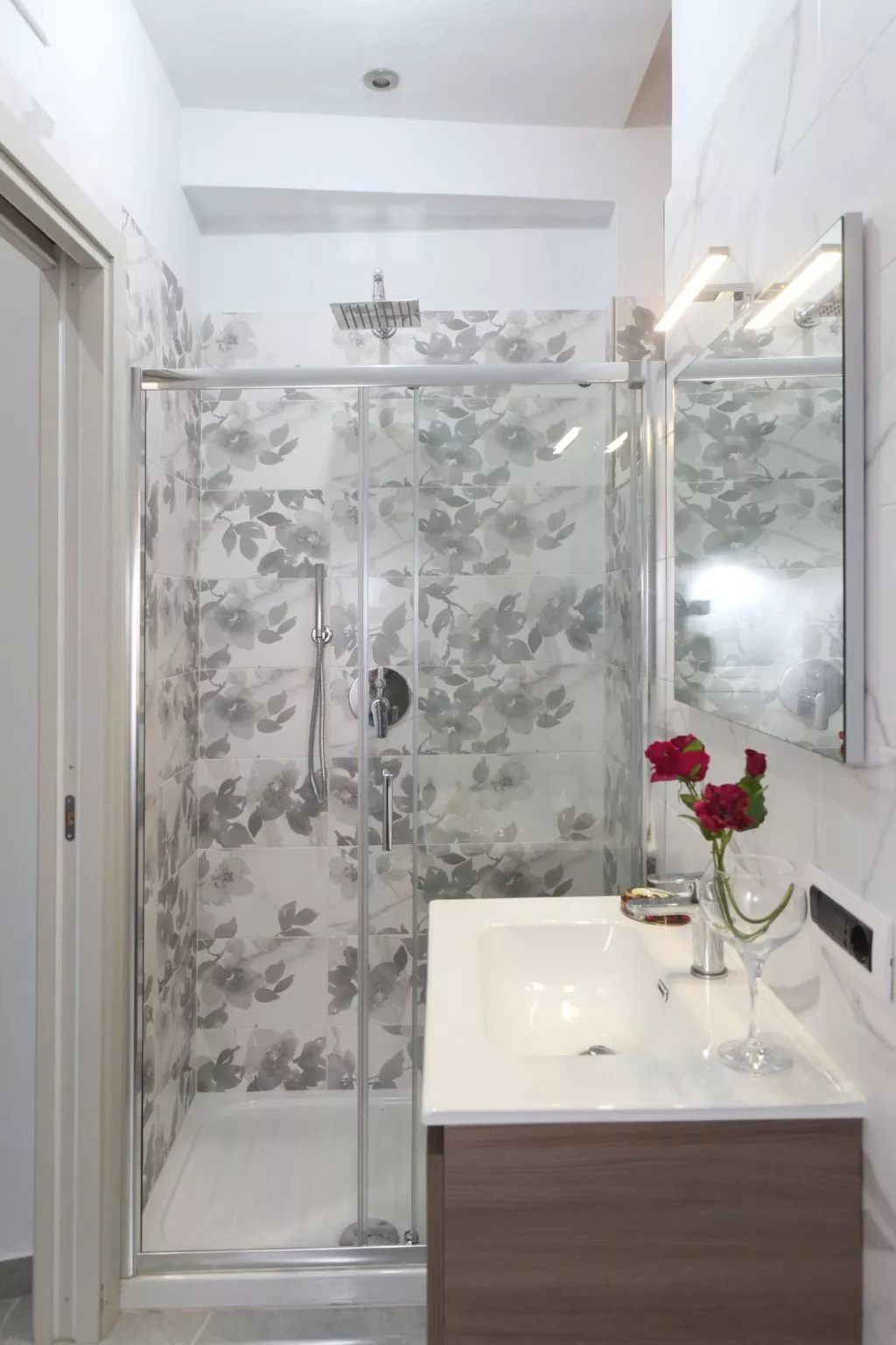 La Rosa del Deserto B-Binnen