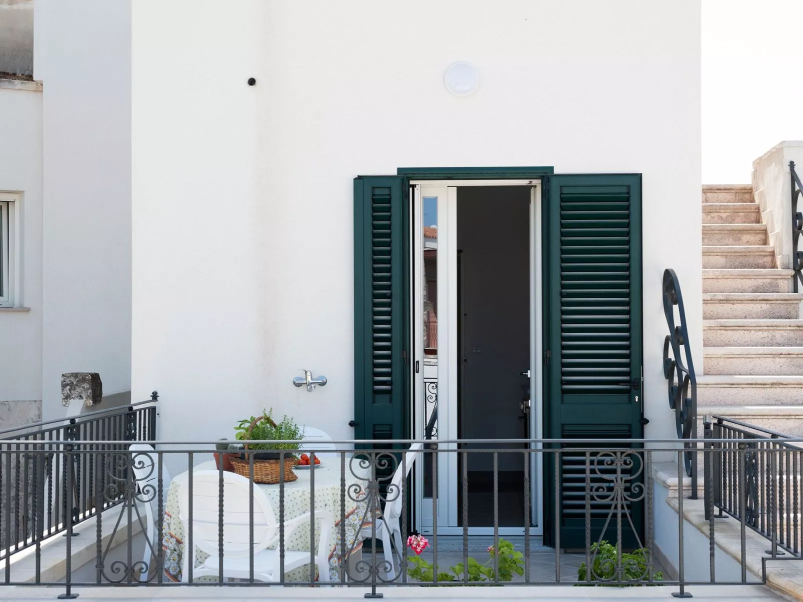 Wohnung 'Il Pergoletto' mit Terrasse-Buiten