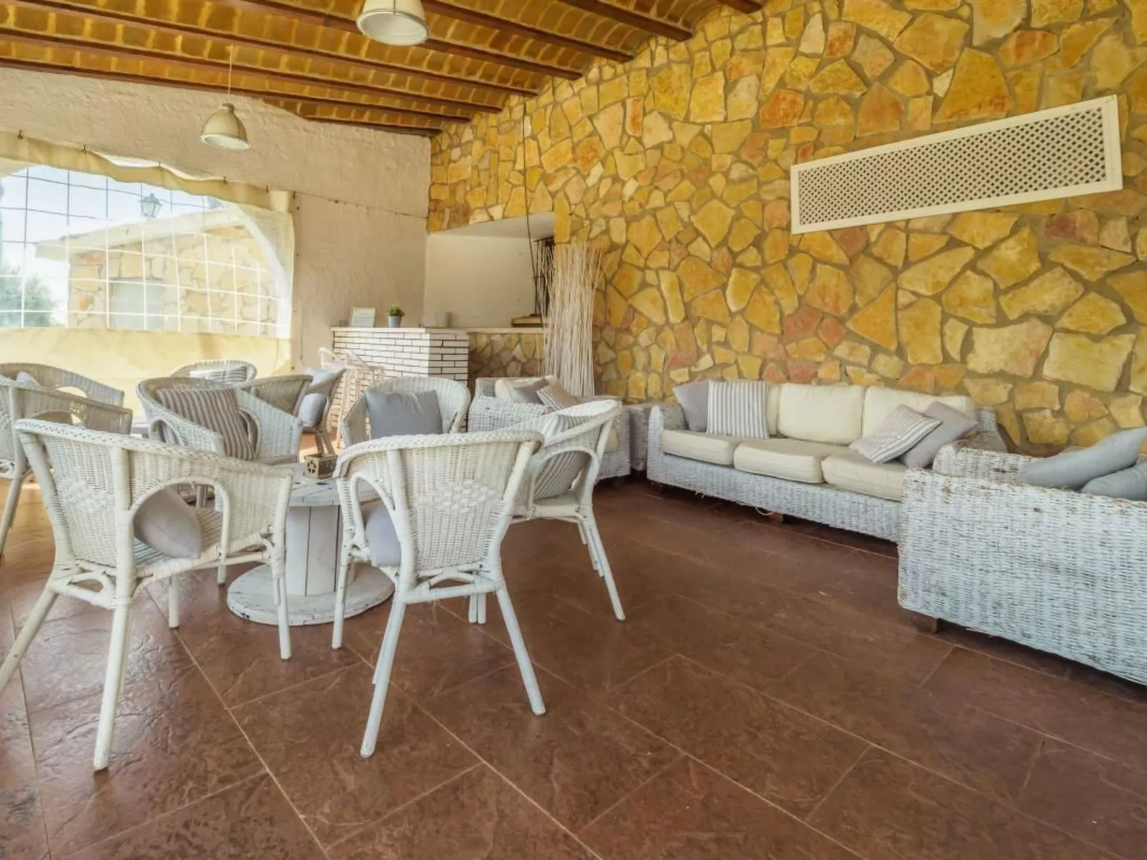 Masia Can Trabal für 24 Gäste mit privatem Pool in der Nähe von Sitges-Image-tags.info