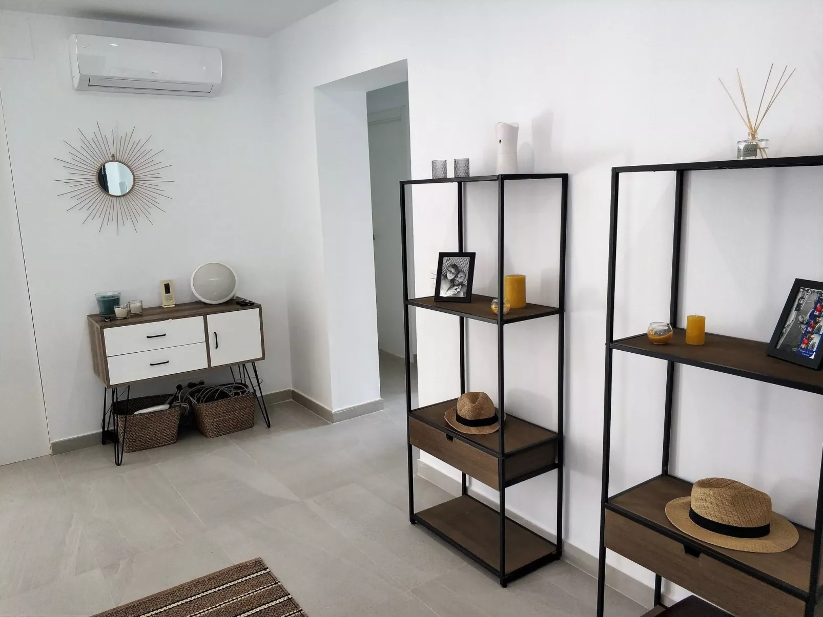 "Arenas house" mit Pool-Binnen