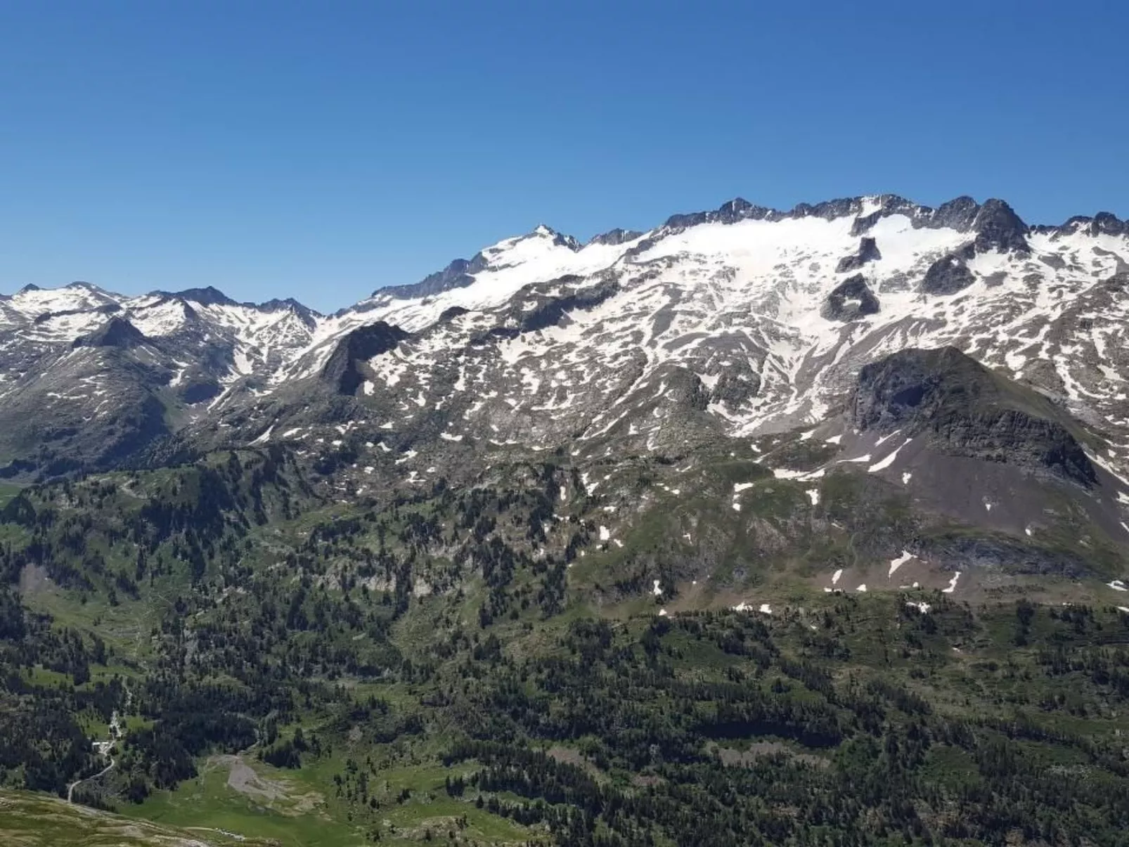 Appartement mit Terrasse-Image-tags.info