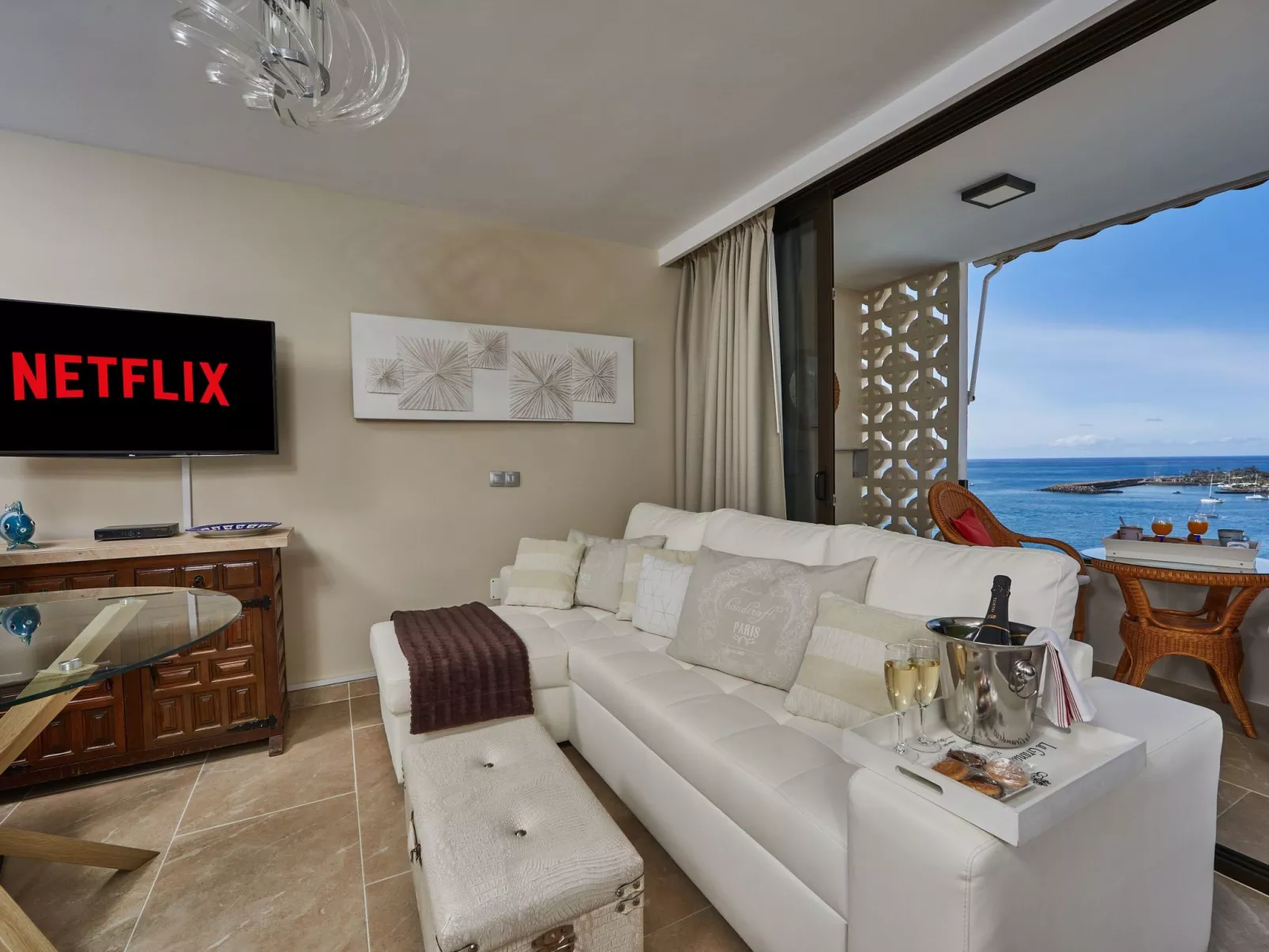 Aufwachen mit herrlichem Meerblick aus dieser schicken Wohnung-Image-tags.info