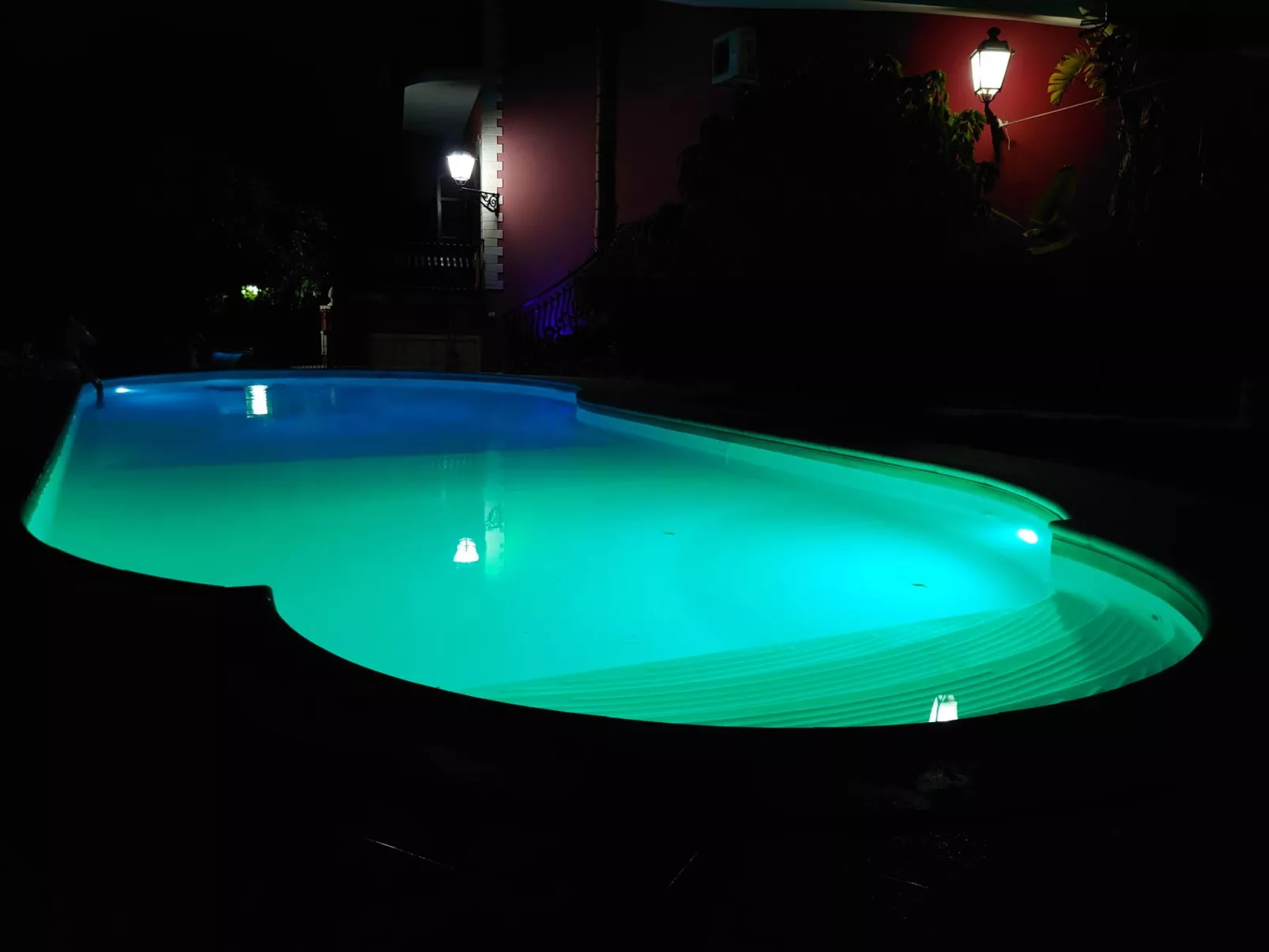 Villa Maya' Anwesen mit Infinity Pool-Image-tags.info