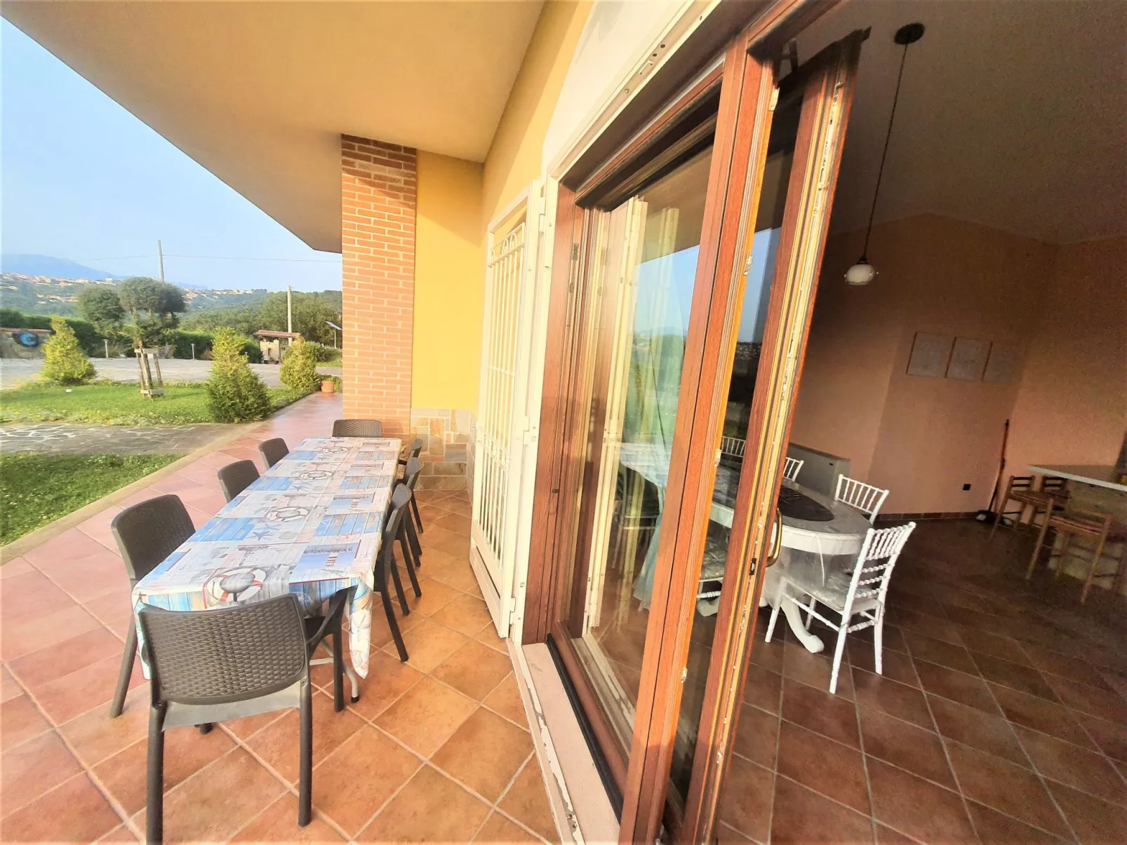 Mit Aussicht und Pool-Binnen