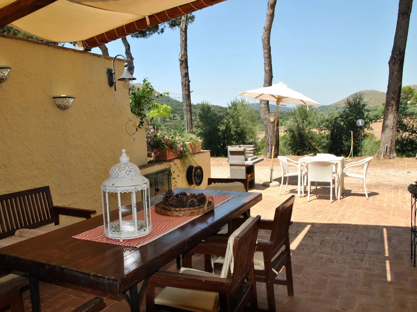 Angenehmes Haus in Itri mit überdachtem Innenhof-Buiten