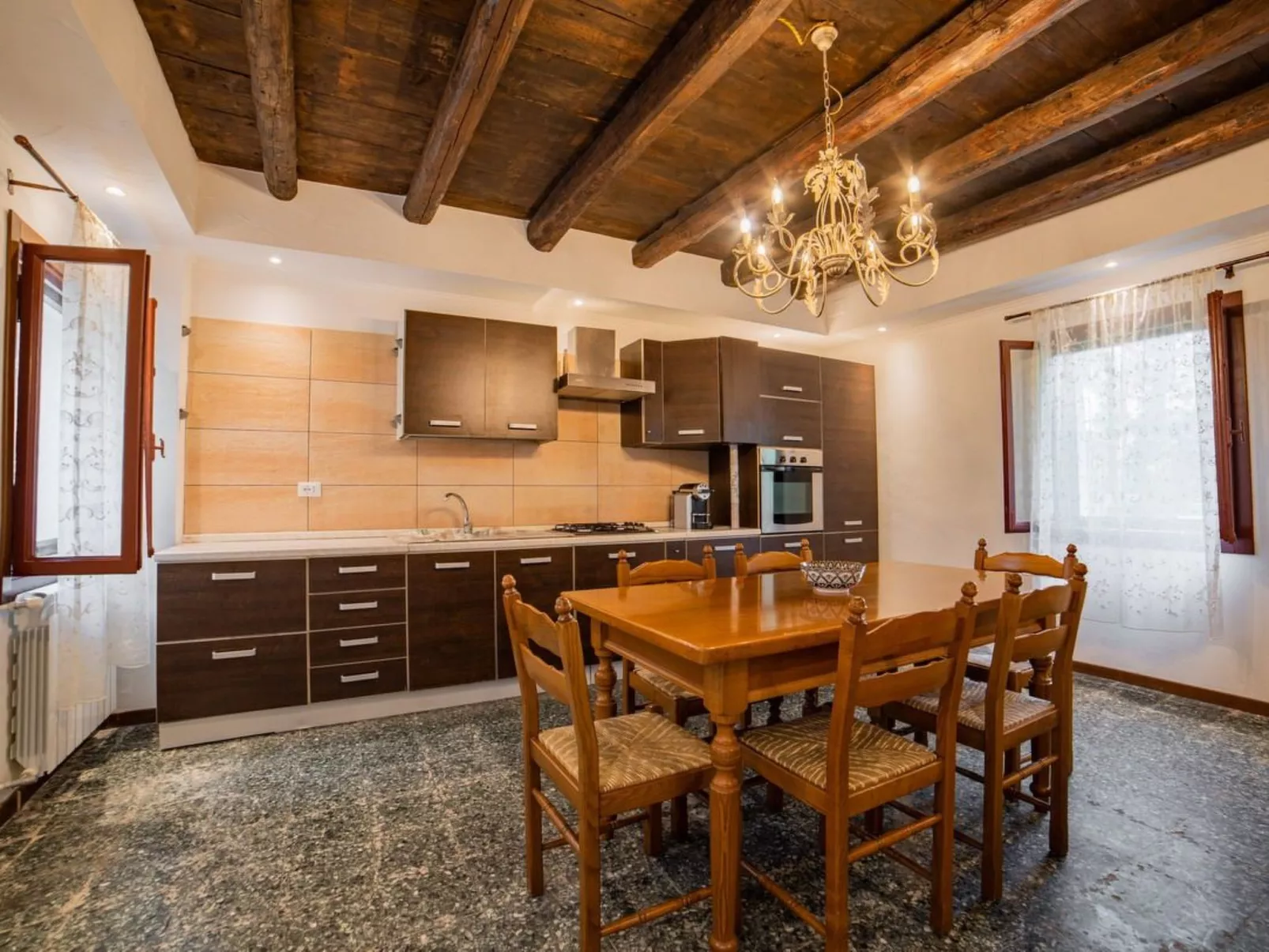 Villa mit Gemeinschaftspool zwischen Ferrara und Venezia-Binnen