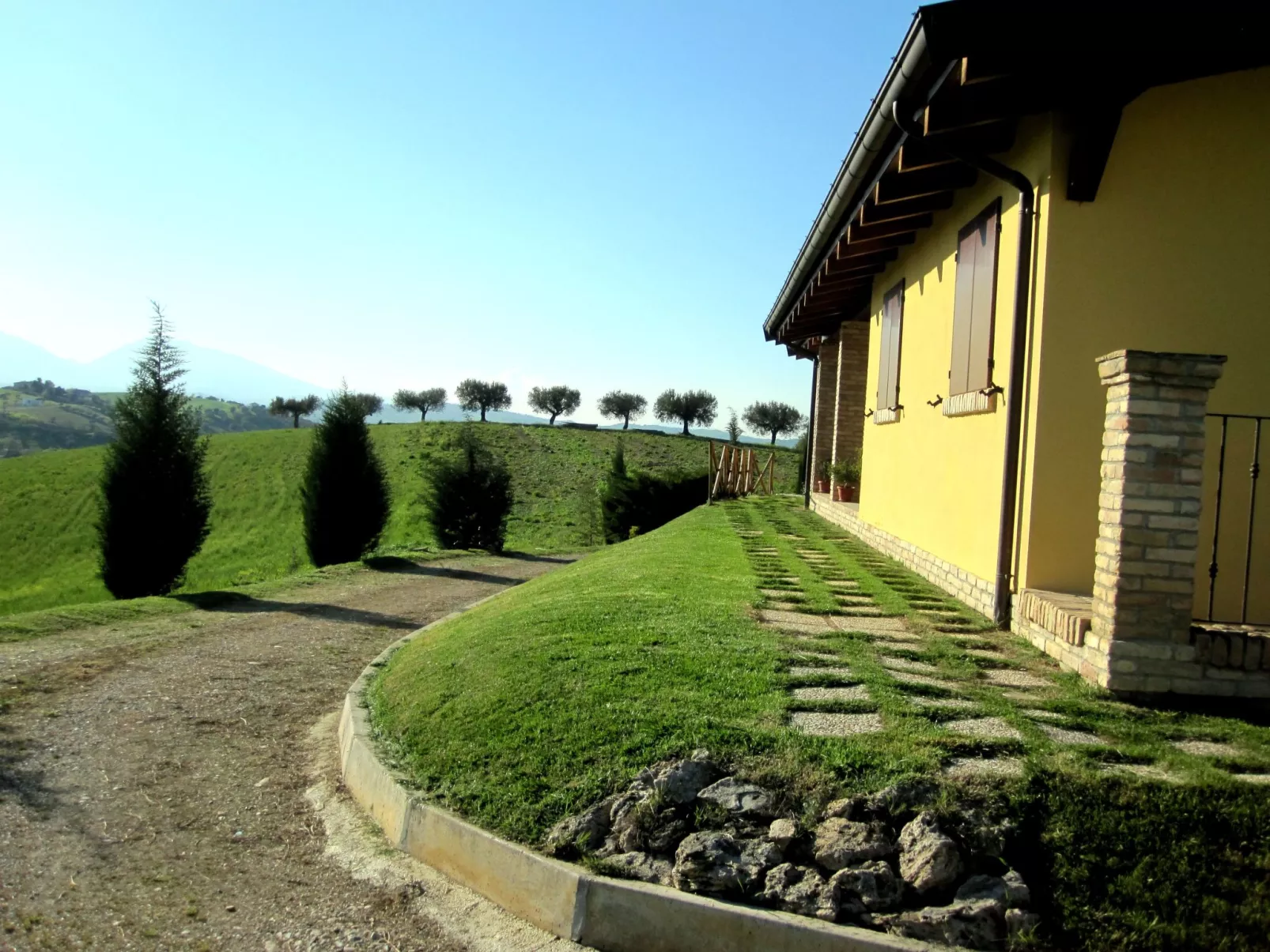 In Notaresco mit Grill und Garten-Buiten