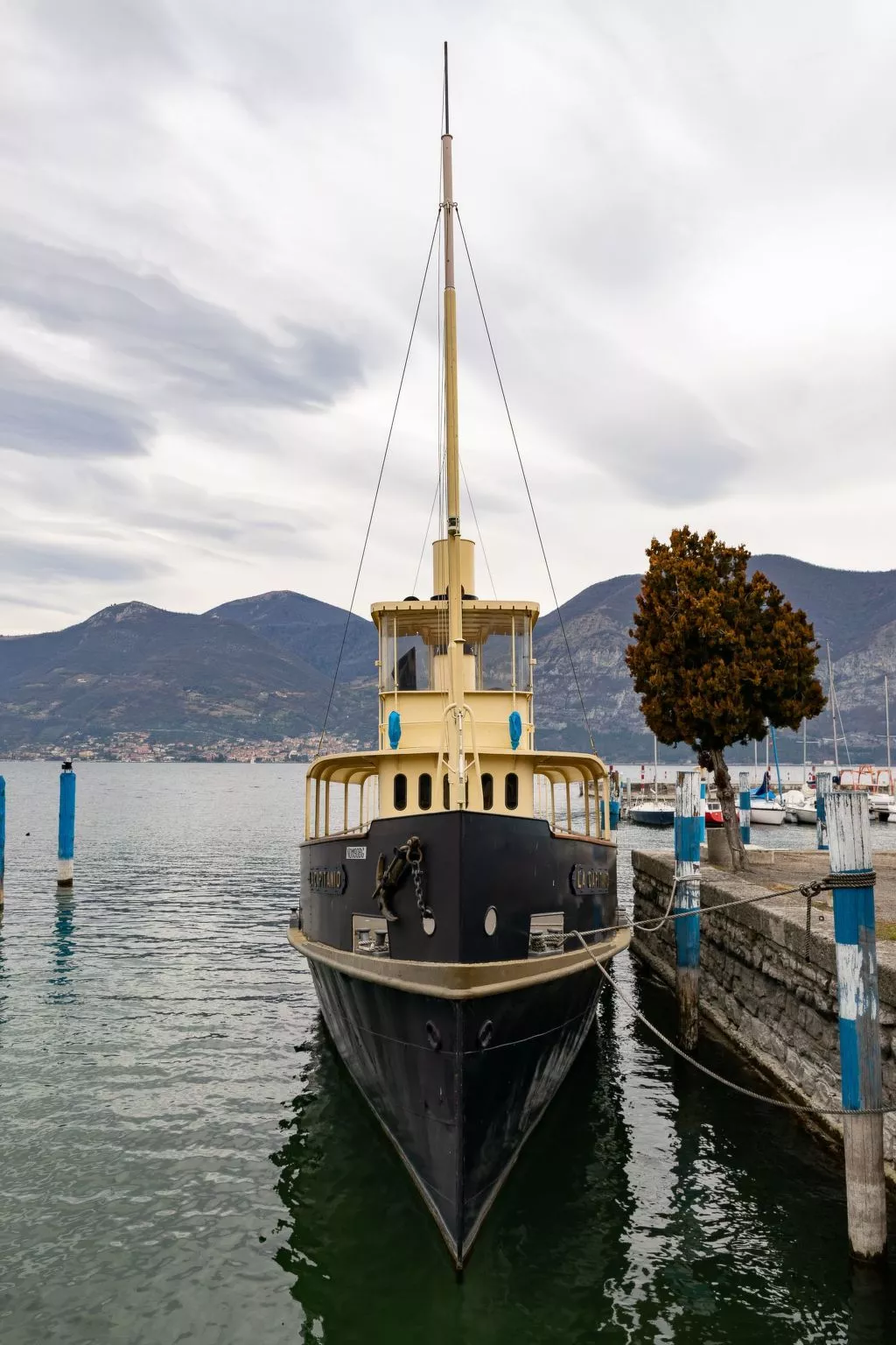Wohnung in Riva Di Solto mit Kleinem Garten-Buiten