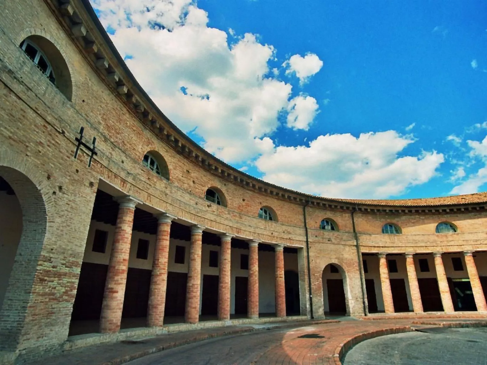 OWL Apartment - Pool - Ansichten - Kunst-Buiten