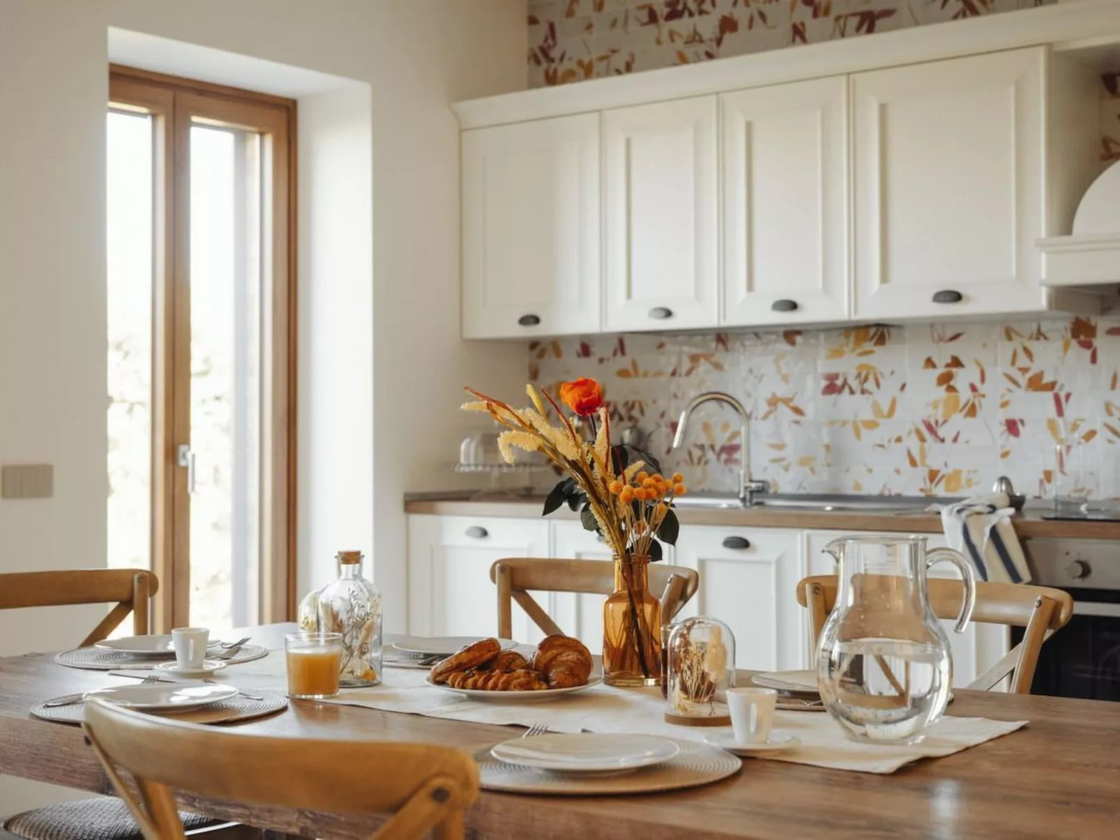 Luxuriöse und erschwingliche Villa mit privatem Pool-Binnen