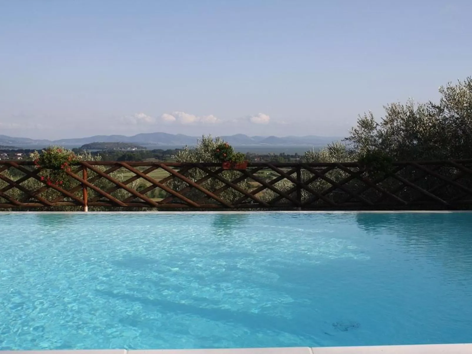 Wohnung in Sanguineto mit privatem Parkplatz-Buiten