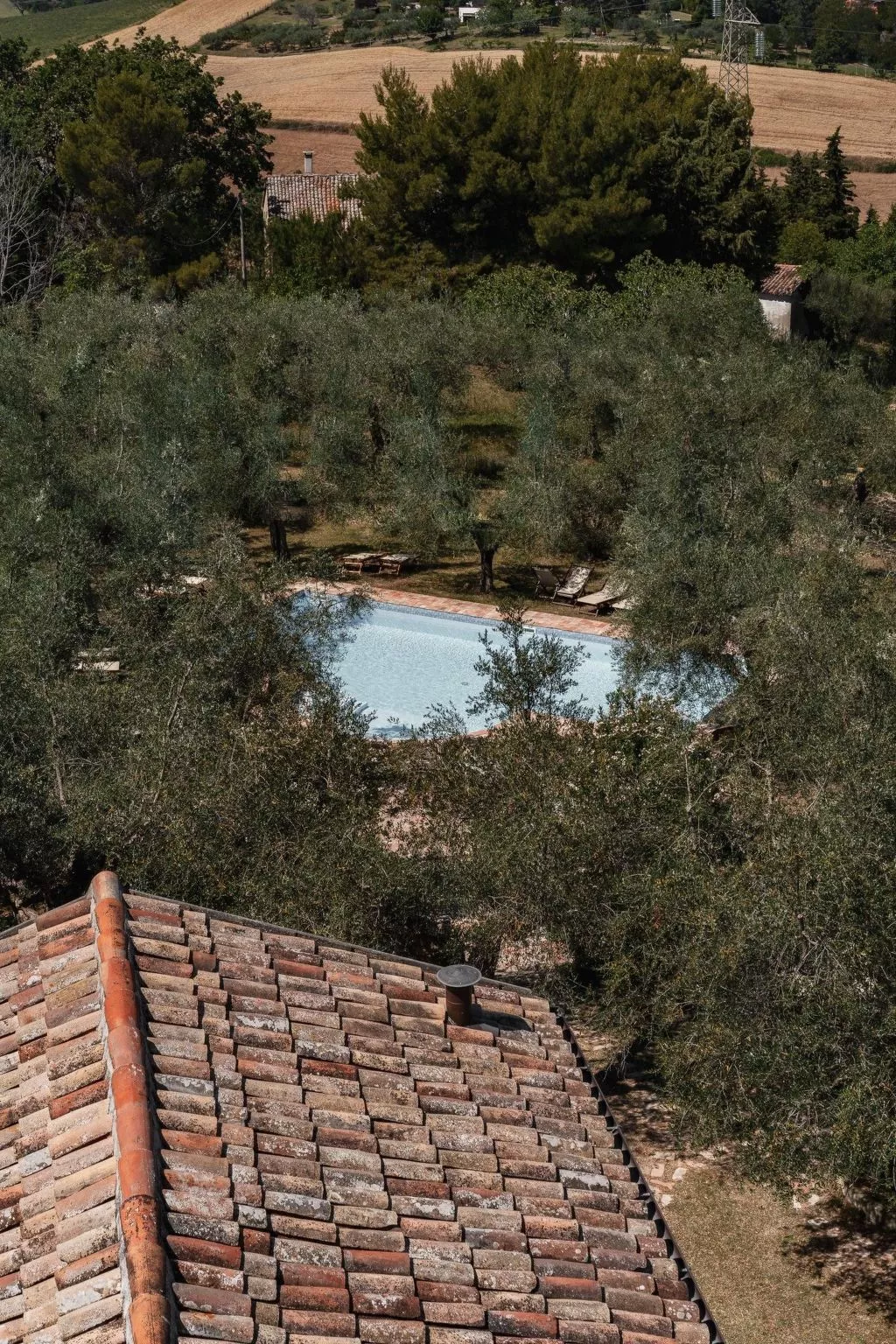Mit Mezzanin und Schwimmbad, in einem Bauernhaus in den Hügeln-Buiten