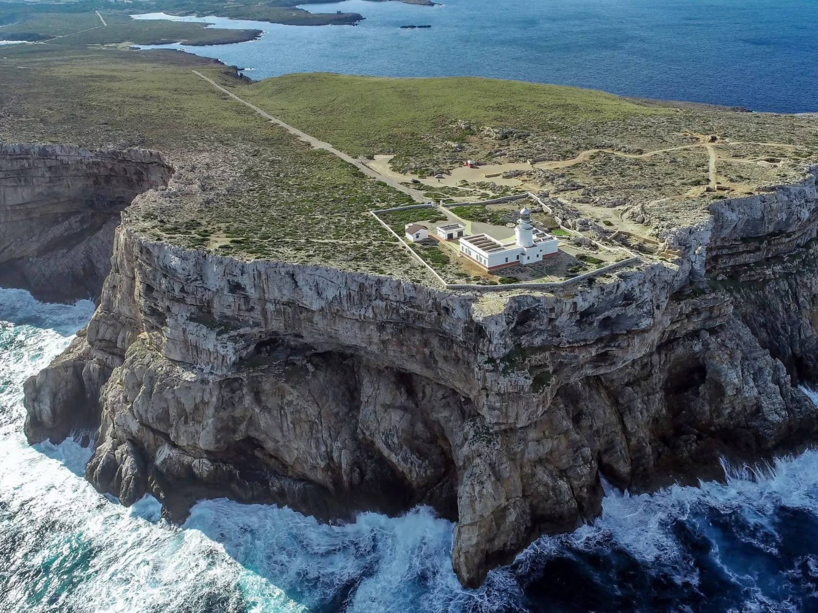 Villa Lucia mit Meerblick und Pool in Santo Tomas-Buiten