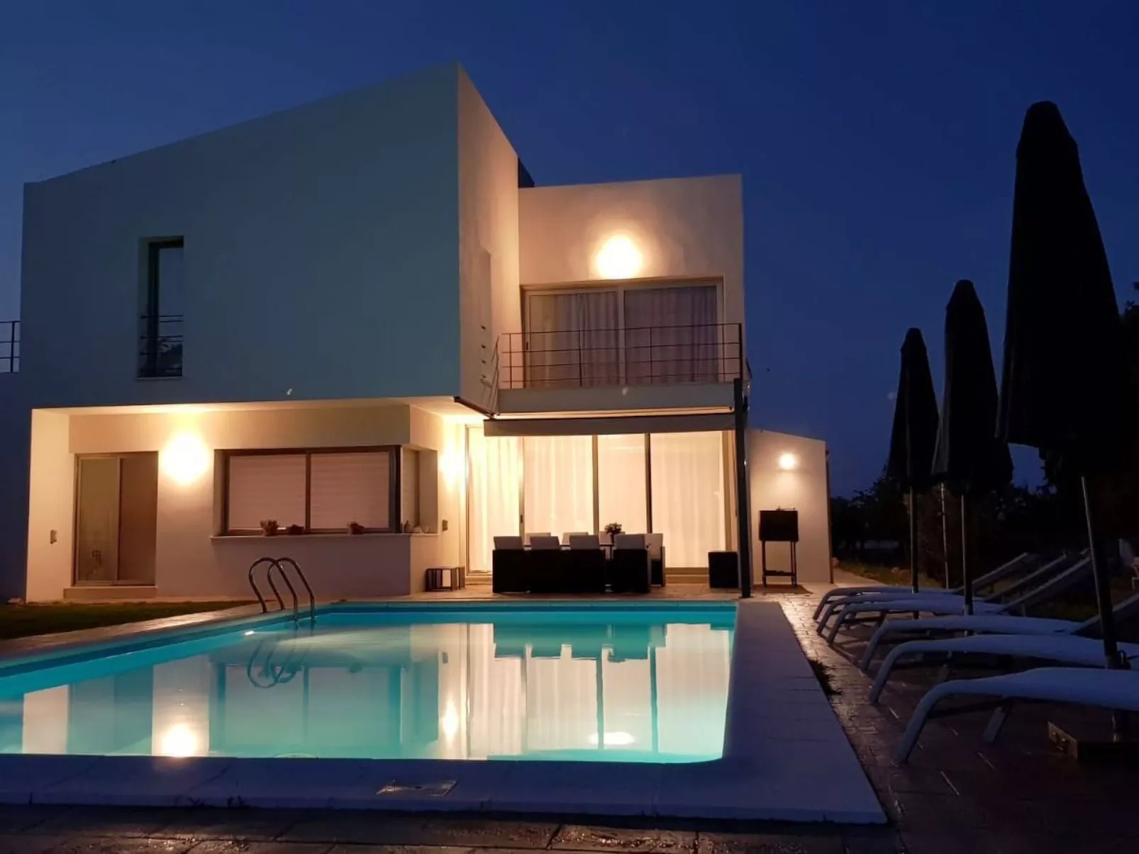 Schönes modernes Ferienhaus C84MLL-Buiten