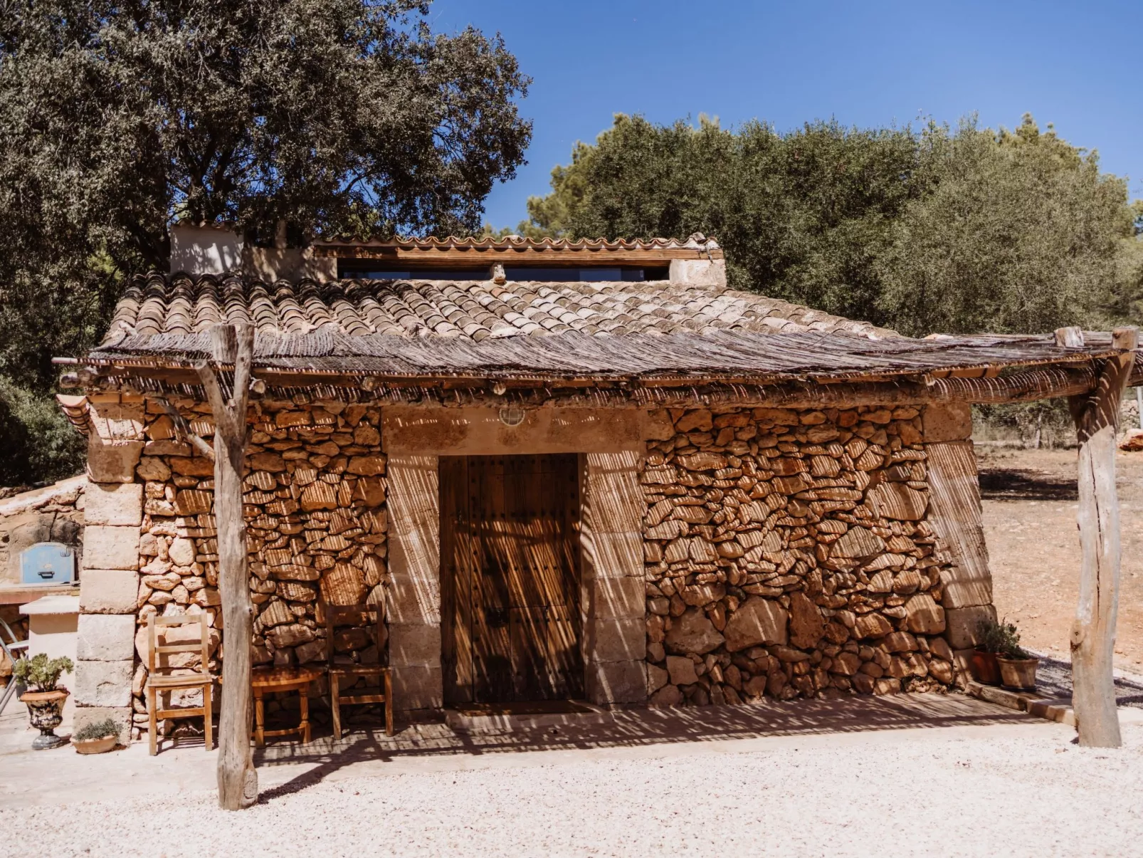 Mit eigenem Garten und Schwimmbad.-Image-tags.info