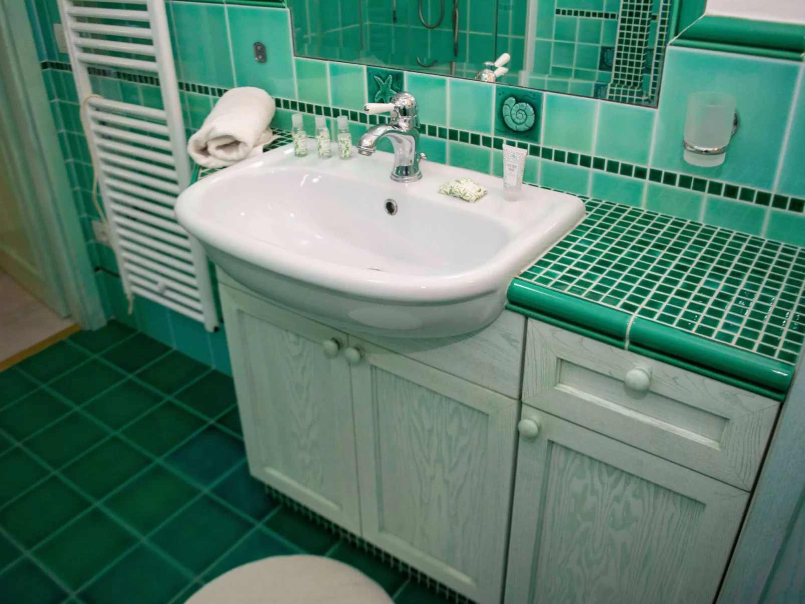 Große Drei-Zimmer-Wohnung am Golf von Marinella-Binnen