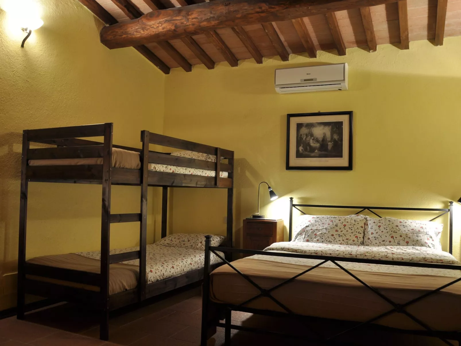 Pfirsichhaus mit Schwimmbad, Jacuzzi und privatem Garten-Binnen