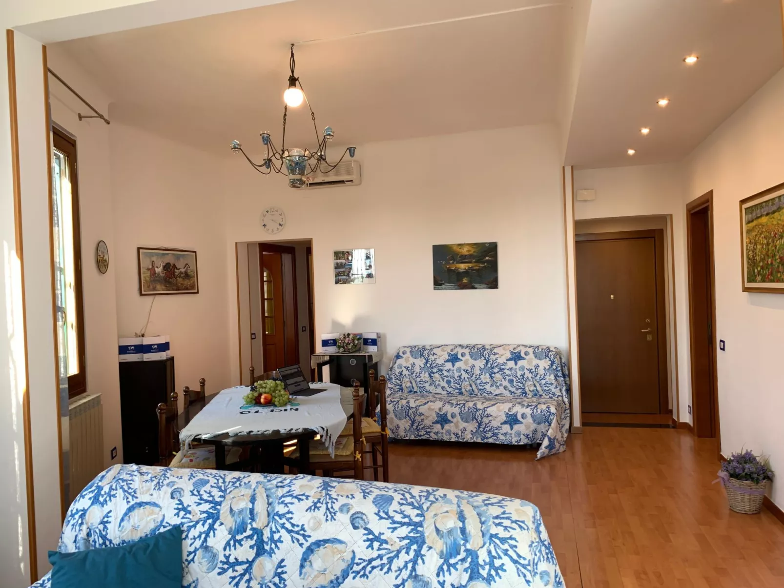 Wohnung mit Waschmaschine und Geschirrspüler-Binnen