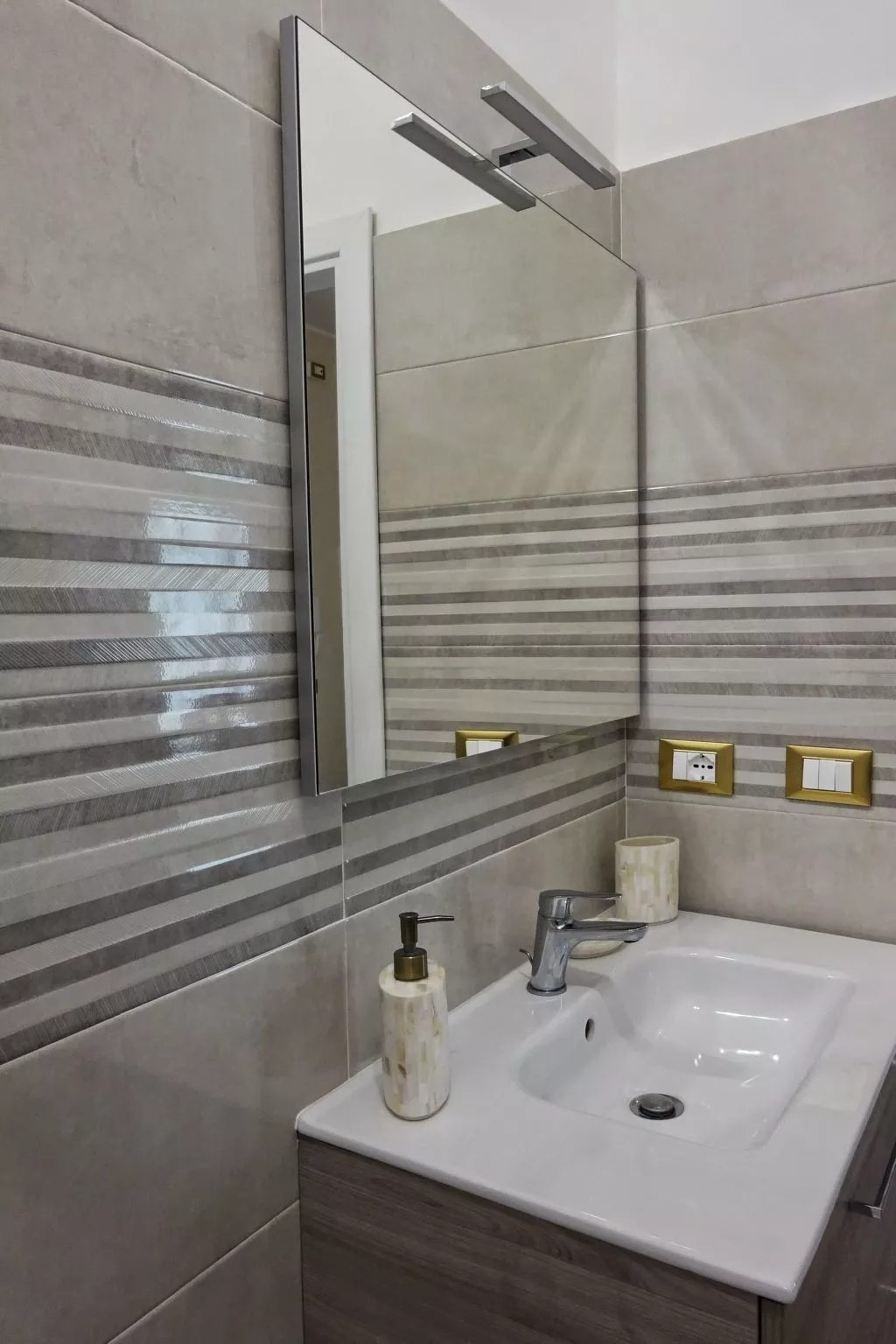 Das Haus von Loredana wartet auf dich!-Binnen