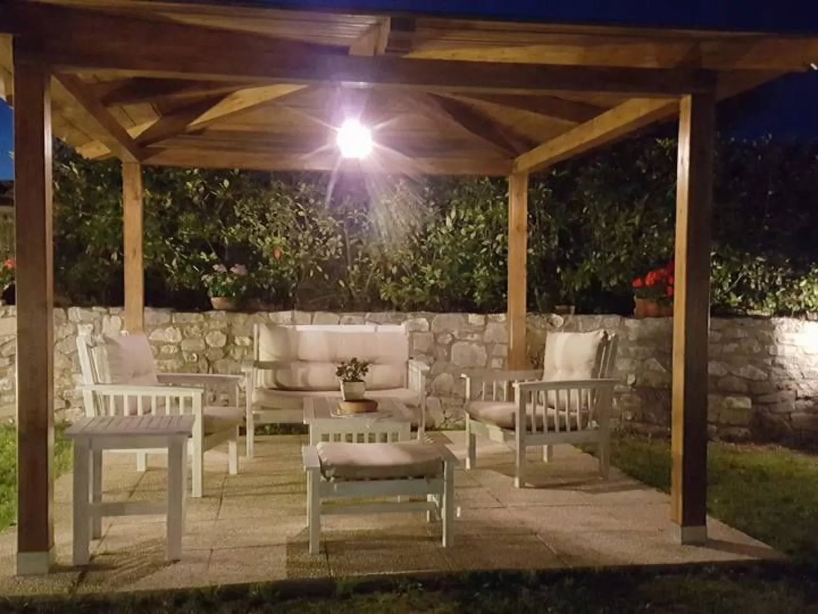 Villa 'Monticello' mit eigenem Pool-Buiten