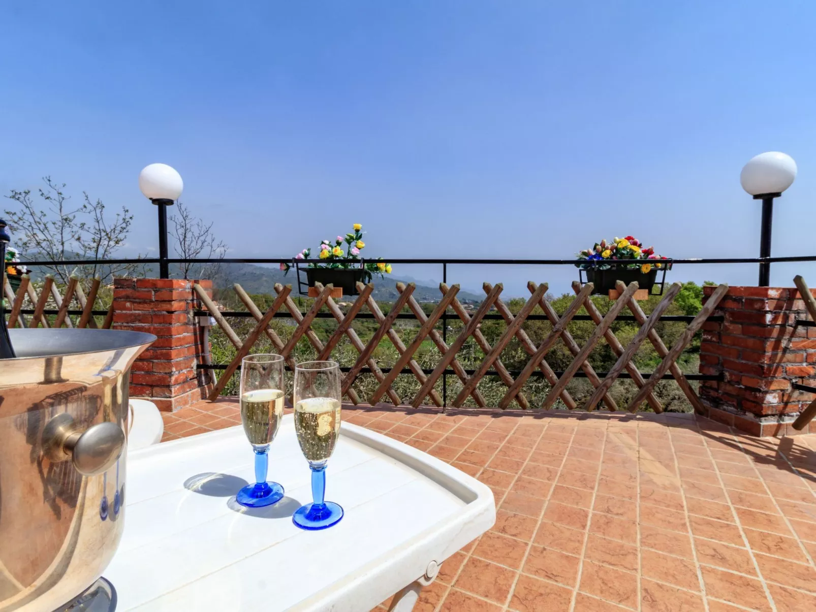 Cottage mit Whirlpool-Buiten