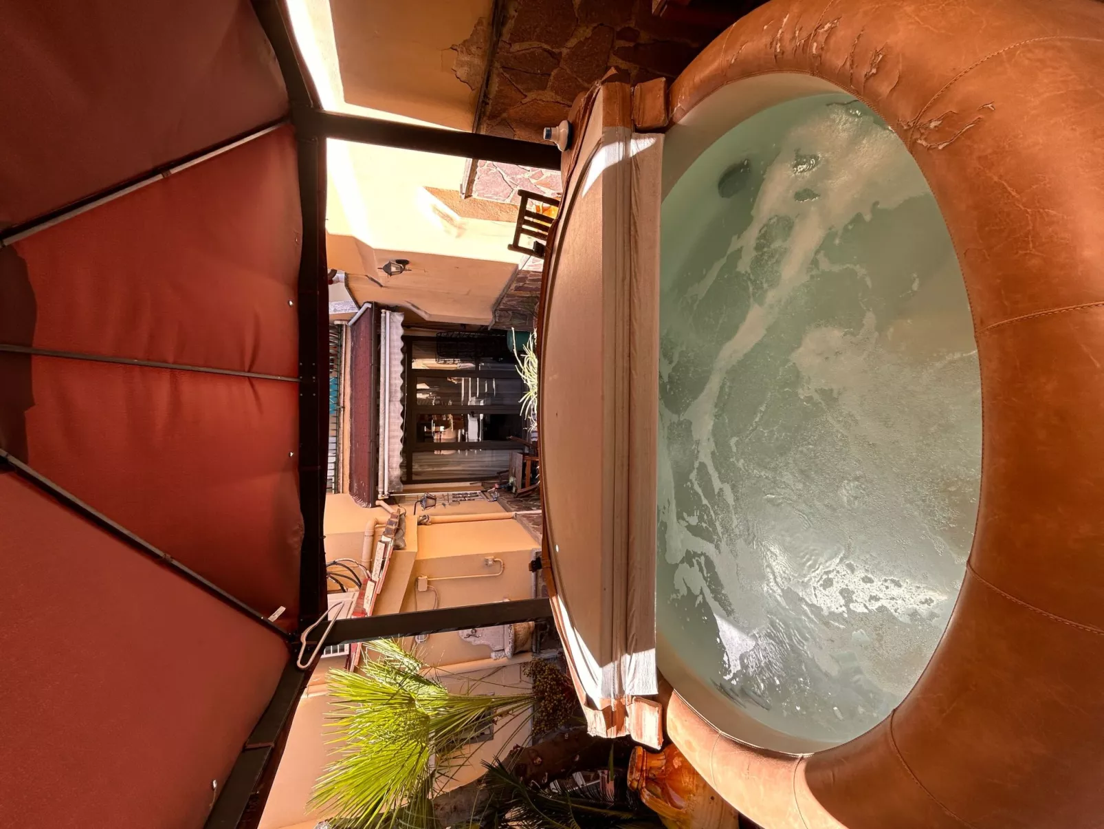 Zwei Schlafzimmer mit Garten und Whirlpool-Buiten