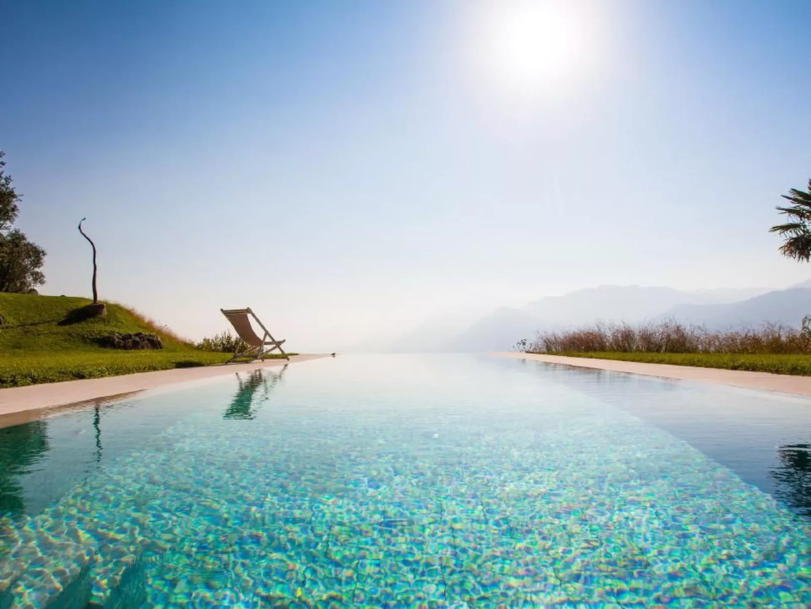 Rustiko-Landhaus mit Infinity-Pool und Seeblick-Image-tags.info