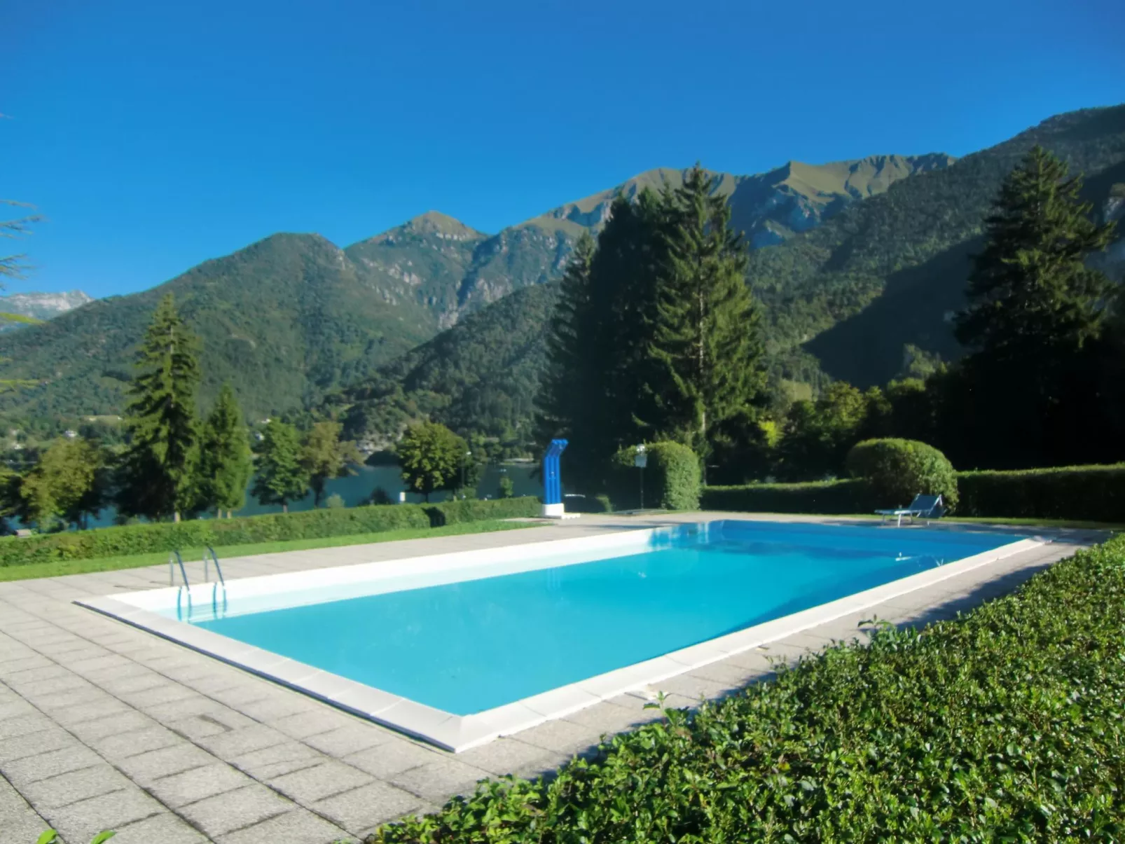 Wohnung mit Pool in der Nähe des Sees-Binnen