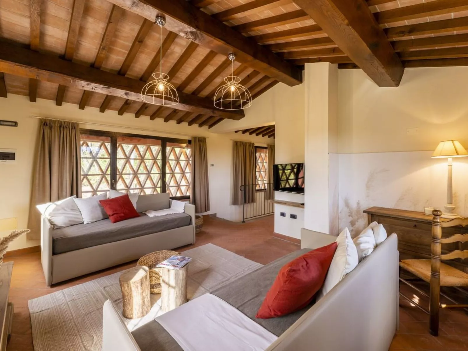 Wunderschöne Villa mit privatem Pool und Whirlpool-Binnen