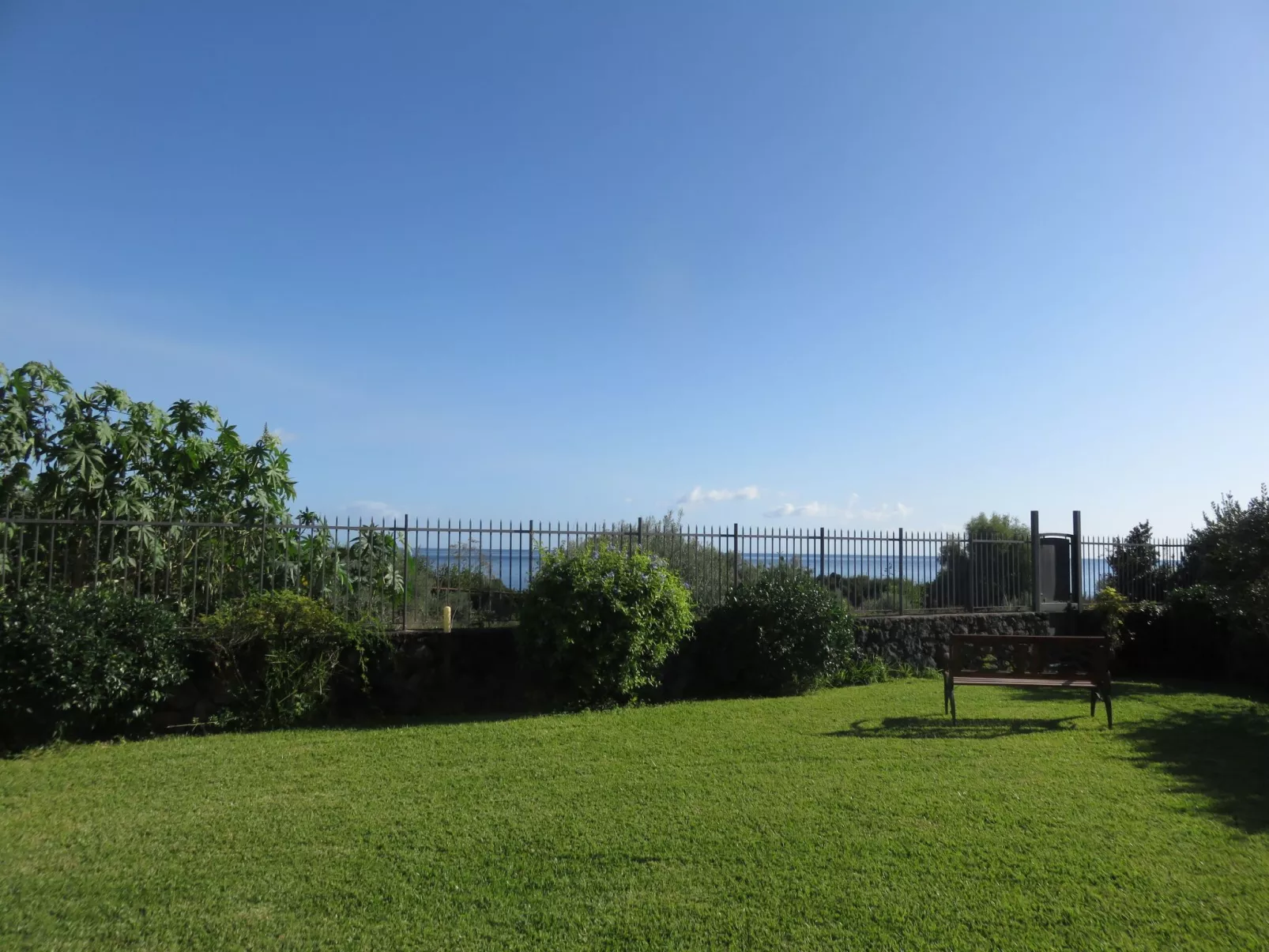 Einzimmerwohnung mit Terrasse-Buiten