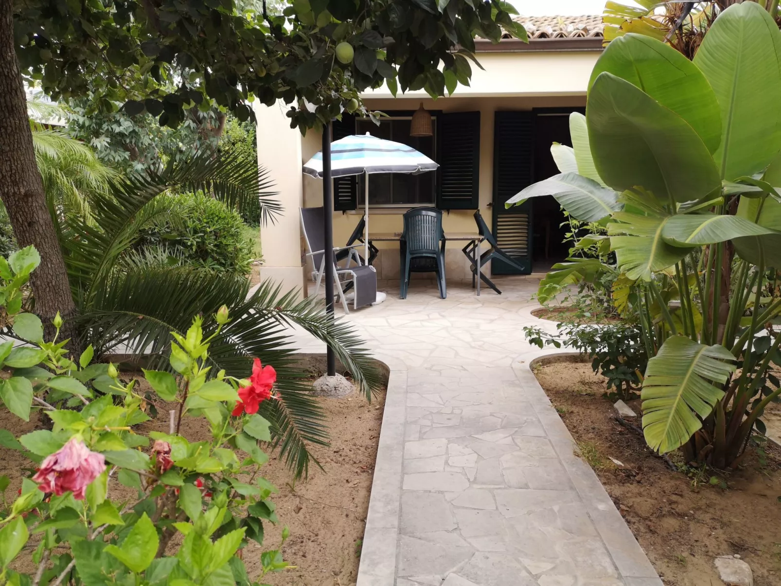 Schöner Bungalow direkt am Sandstrand auf Sizilien-Image-tags.info