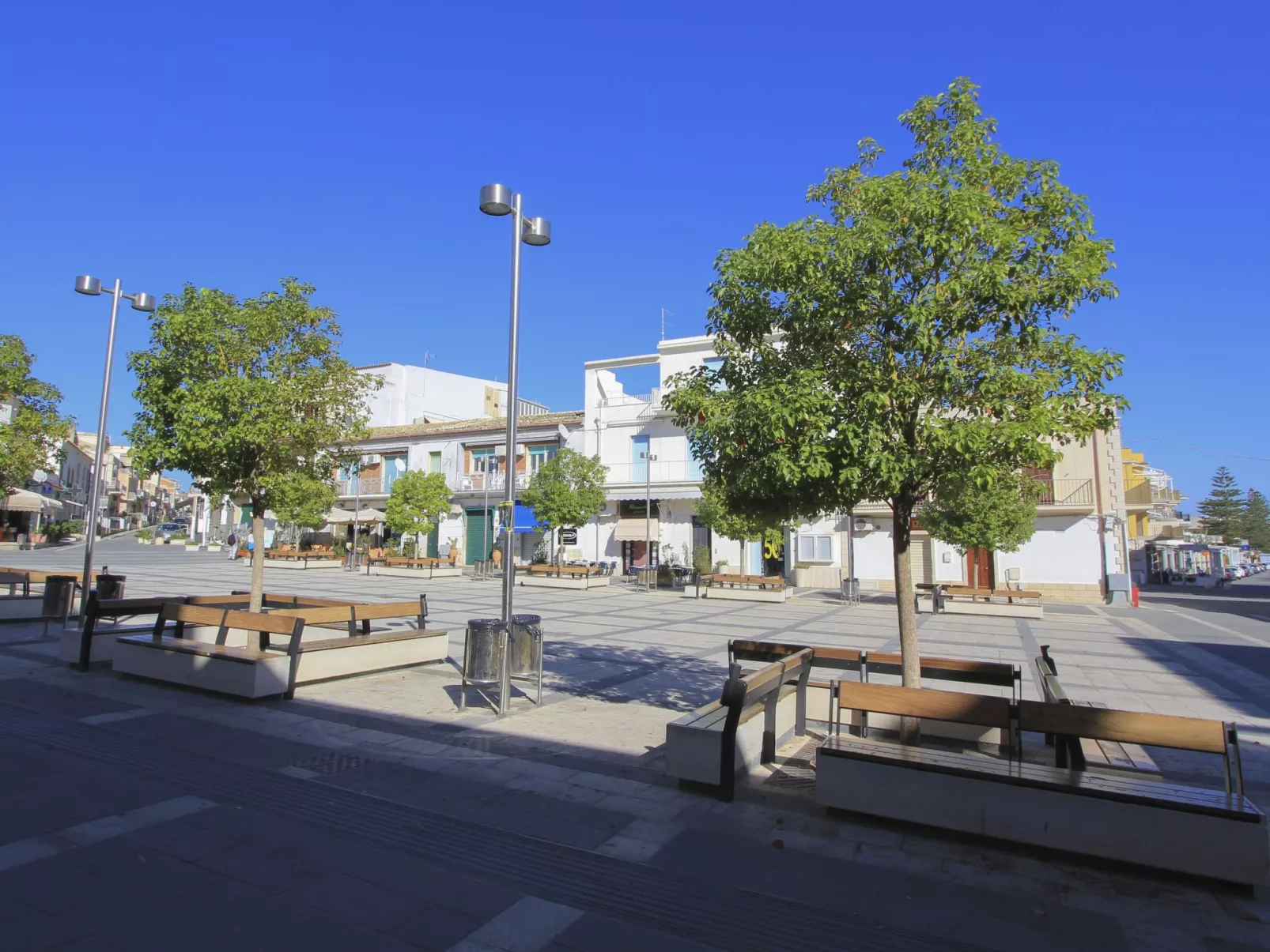 Talete, im Zentrum 40 m vom Strand entfernt-Buiten