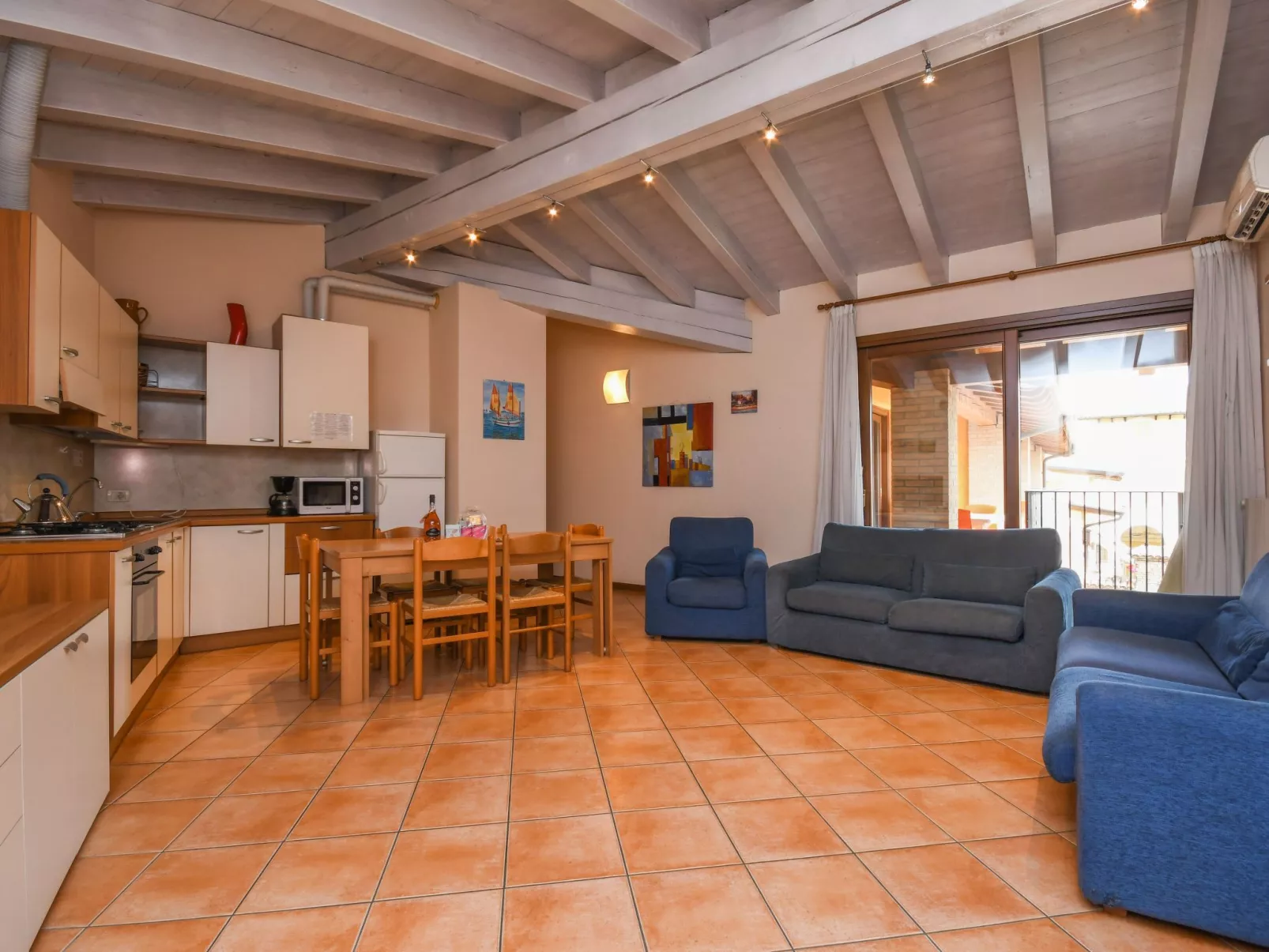 Wohnung in Moniga Del Garda mit Seeblick-Binnen