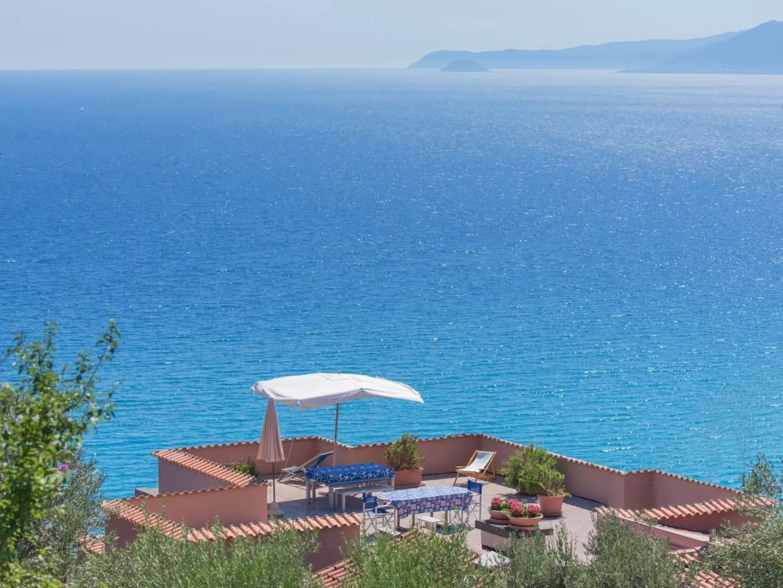 Wohnung mit Parkplatz und Panoramablick-Buiten