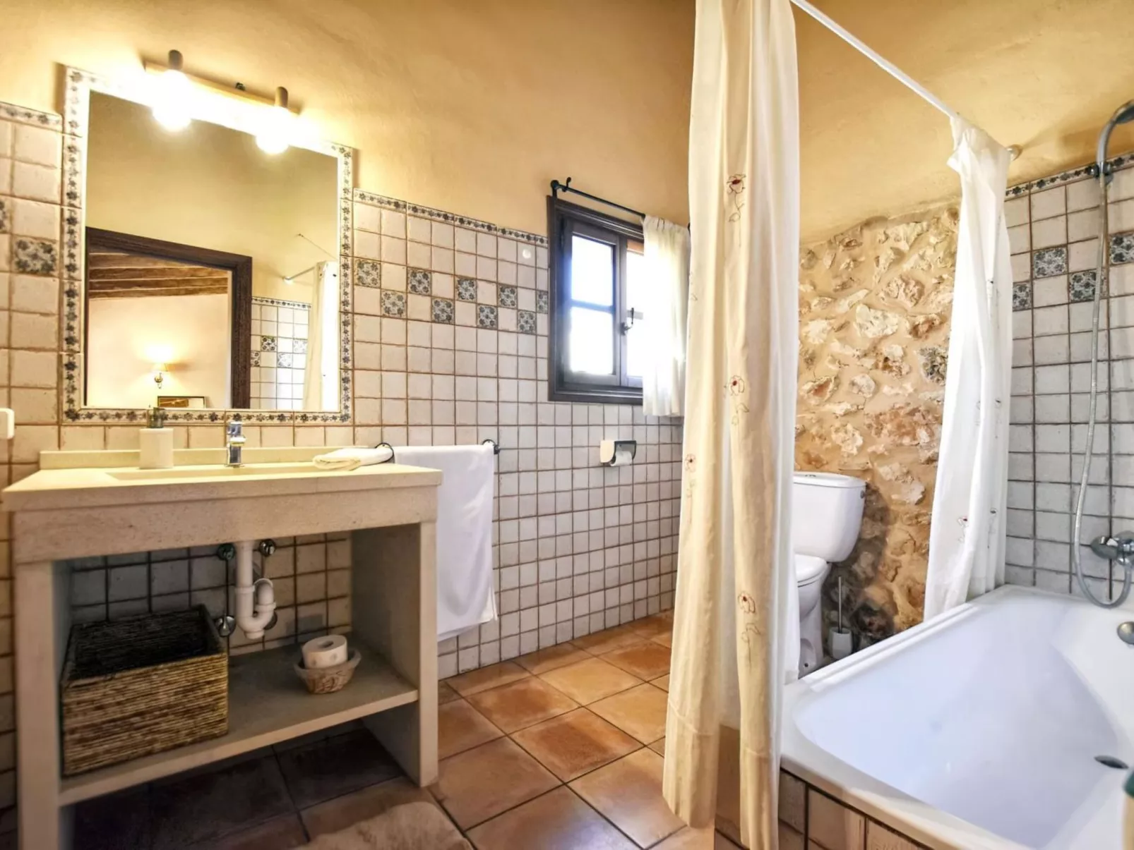 Finca in idyllischer Umgebung Pool & Klima 8 Pers-Image-tags.info