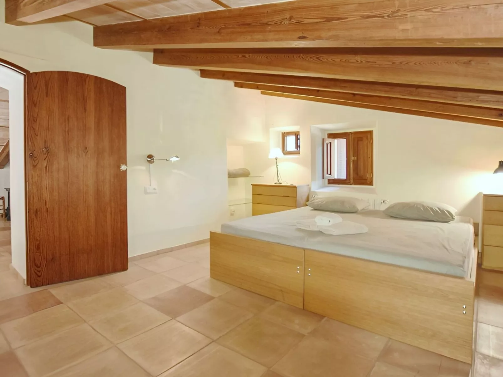 Finca mit Ruhe und Infinity-Pool-Binnen