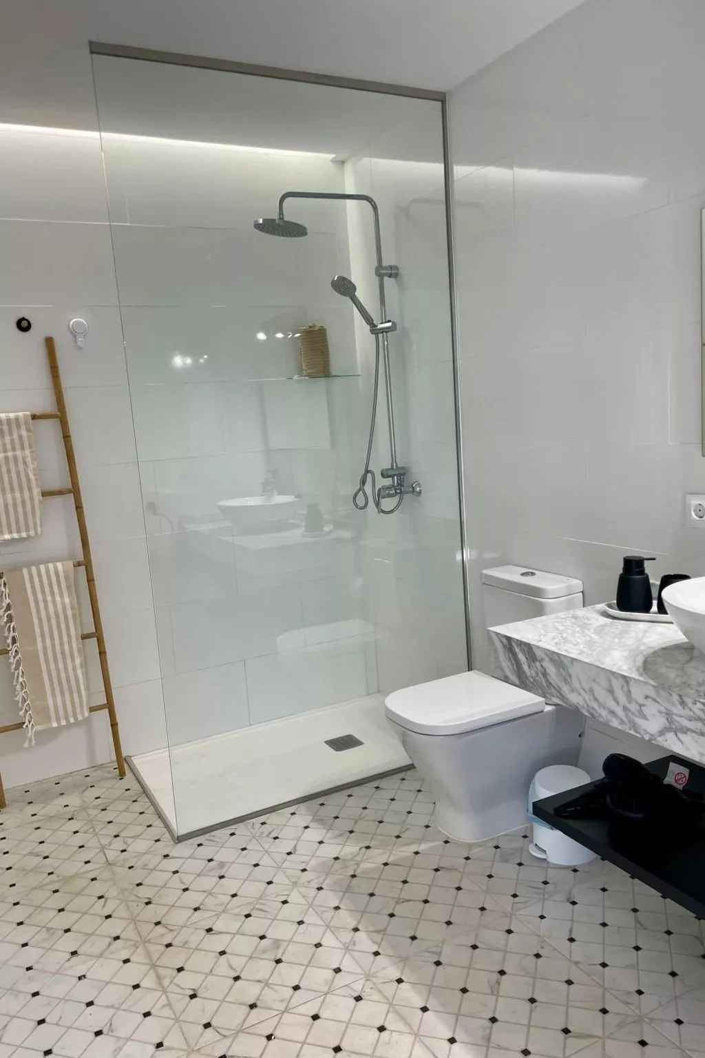 Taucho 4-Image-tags.info