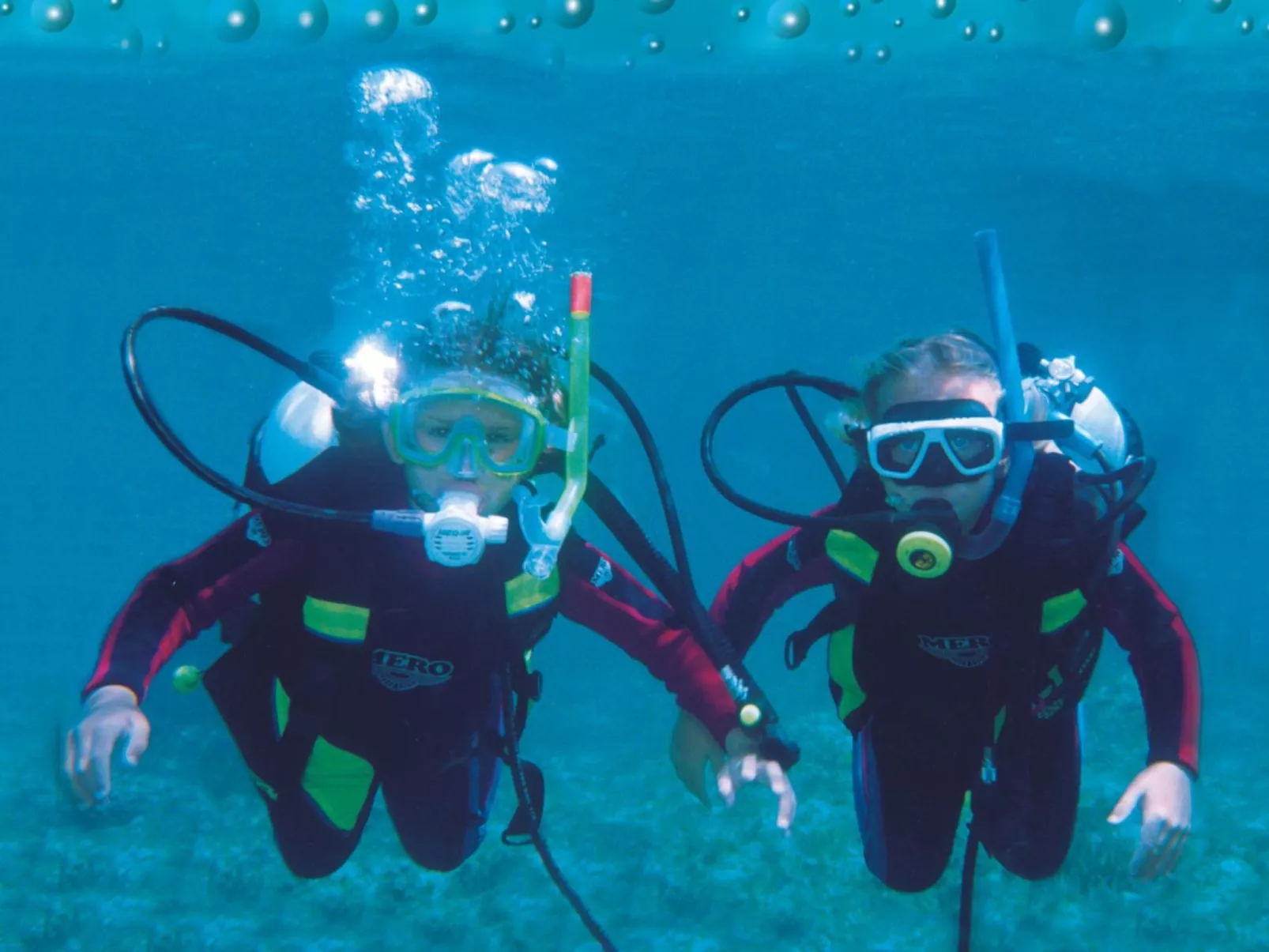 Landhaus mit Garten, Sonnenterrasse sowie überdachter Terrasse und Pool in Stra-Image-tags.info