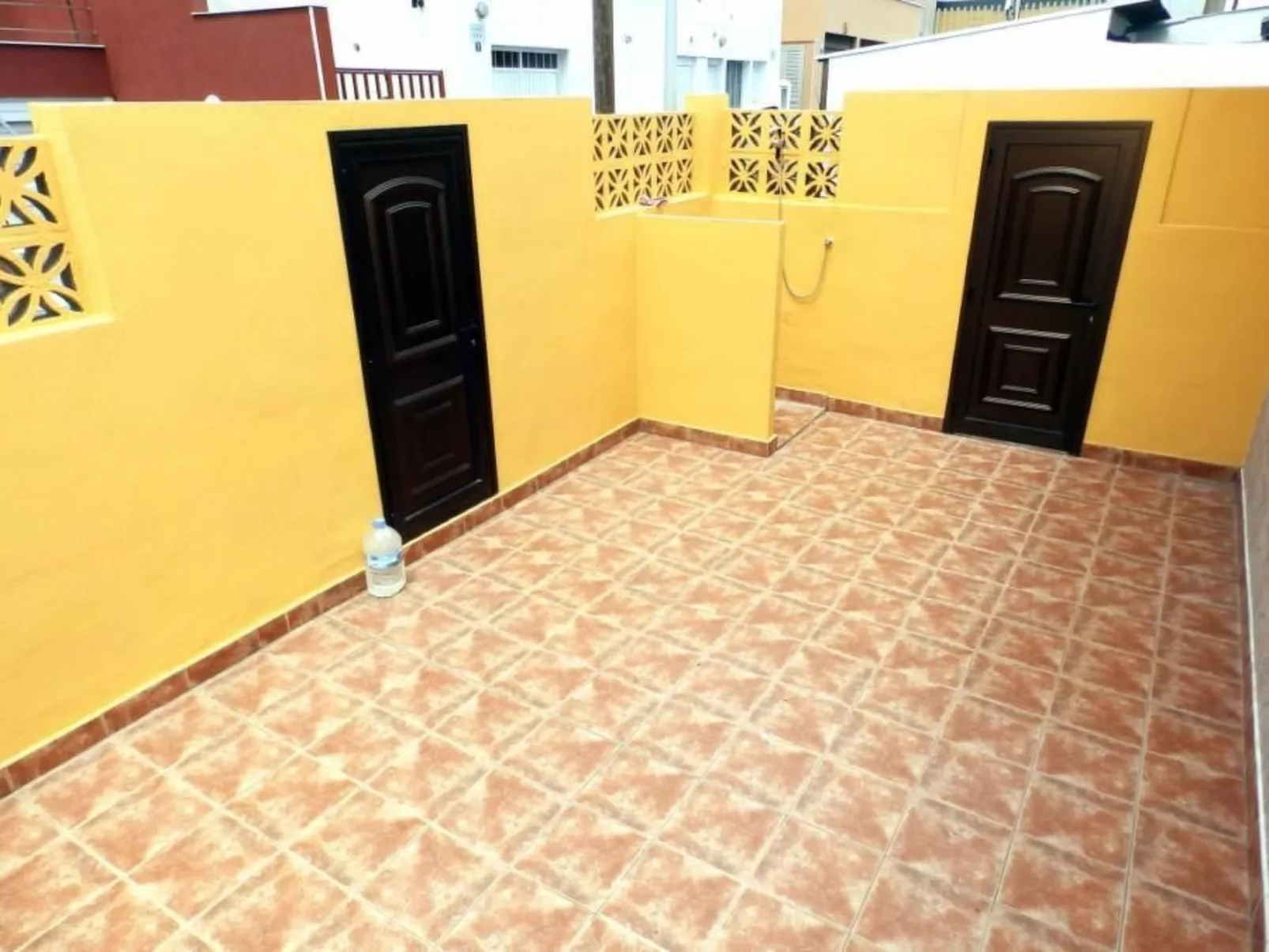 Haus mit Wifi und Terrasse direkt am Strand-Buiten