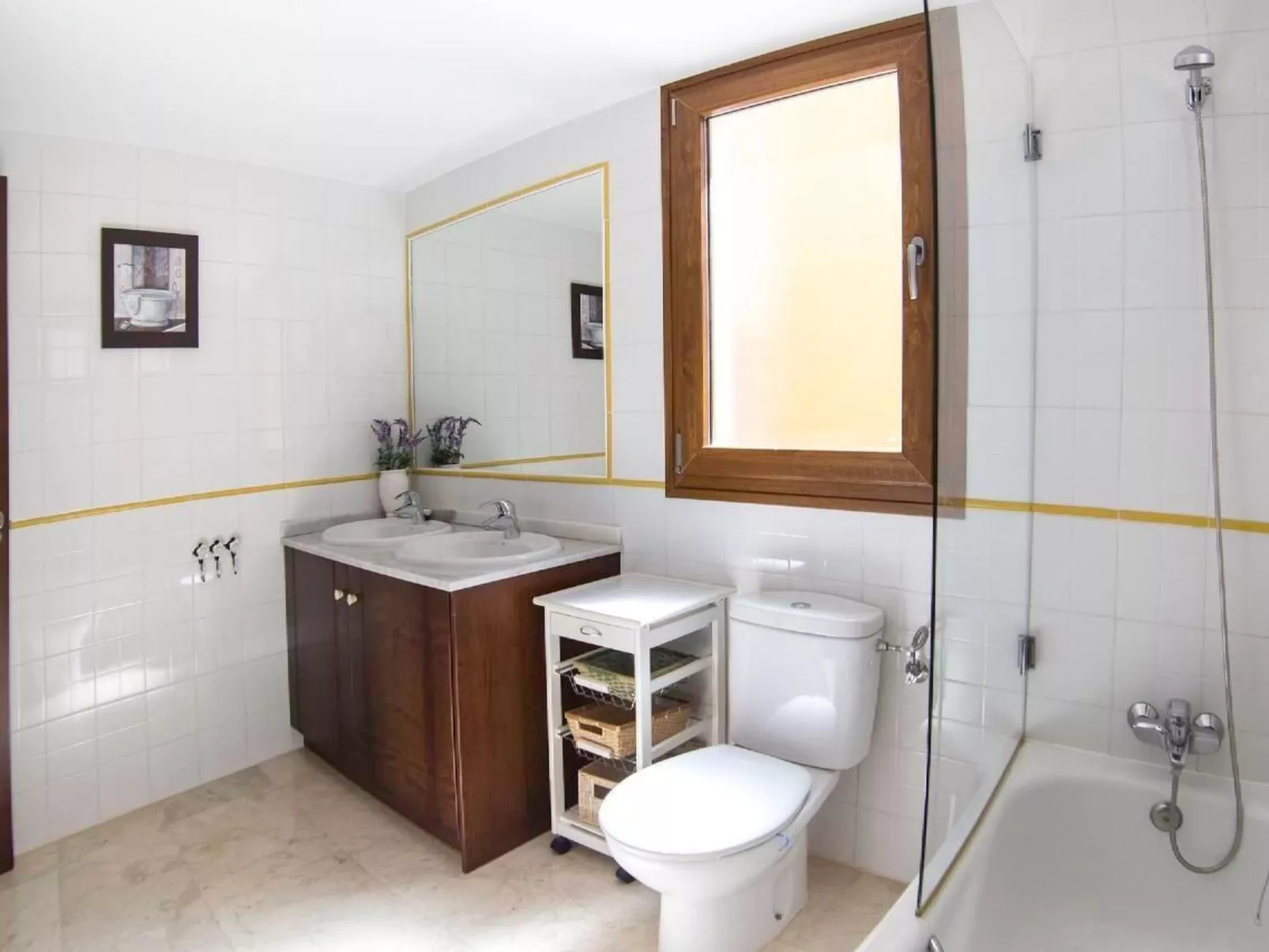 "Blue" mit Schwimmbad-Binnen