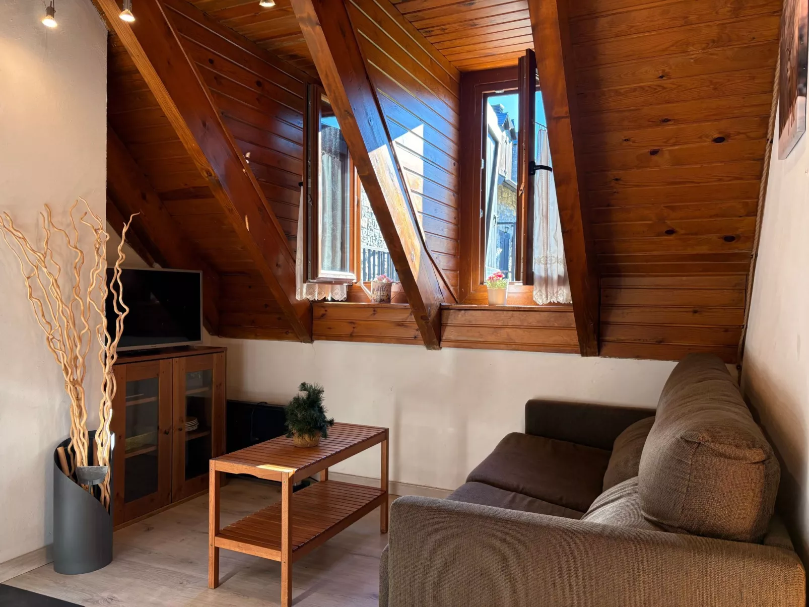 "Herbasabina 4".-Binnen