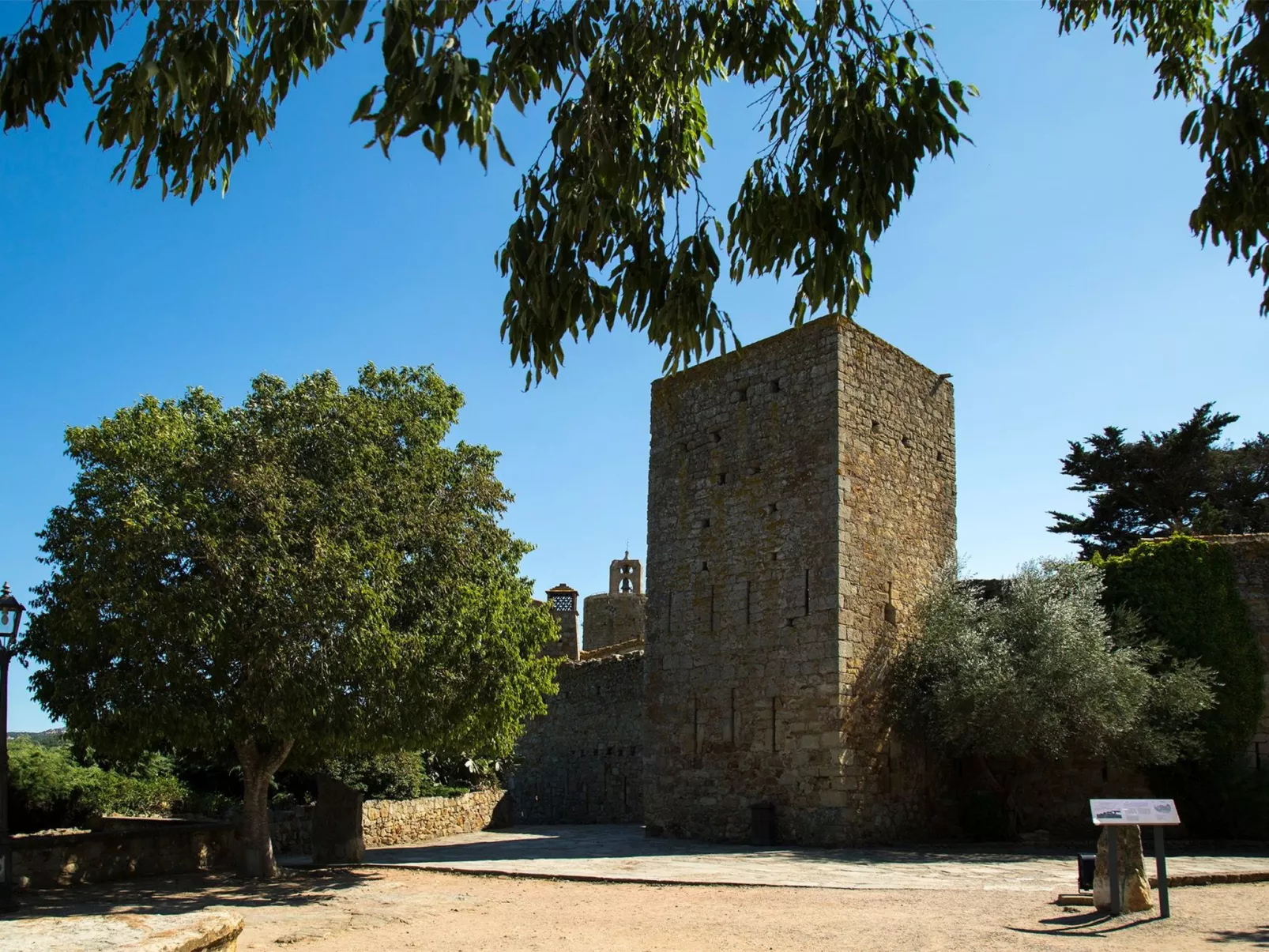 Casa Fluvià mit Gemeinschaftspool-Image-tags.info