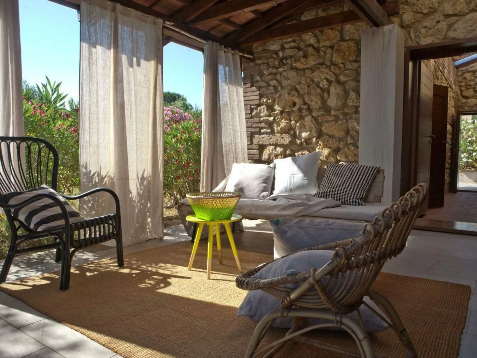 In Montescudaio mit Großem Garten-Buiten