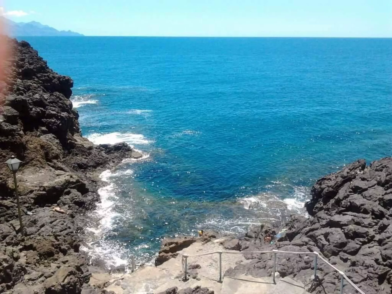 Wohnung "Faro de Sardina" mit Blick aufs Wasser-Buiten