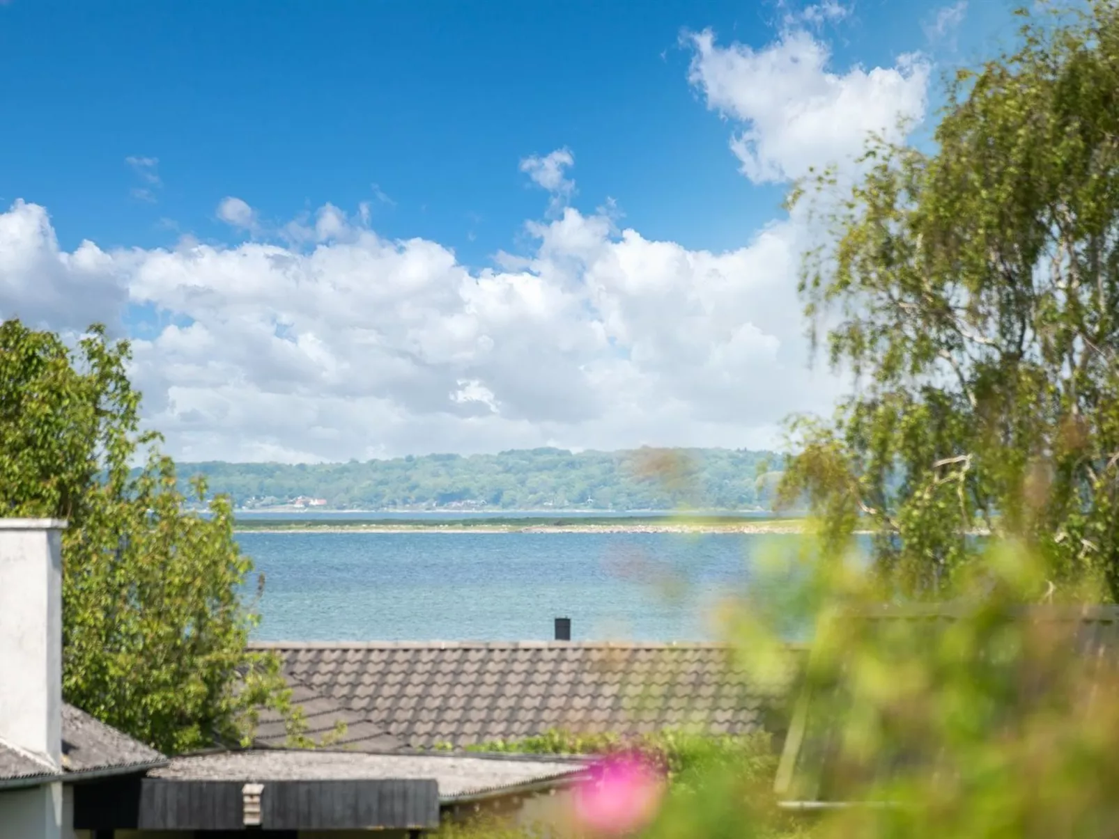 "Rise" - 250m from the sea-Buiten